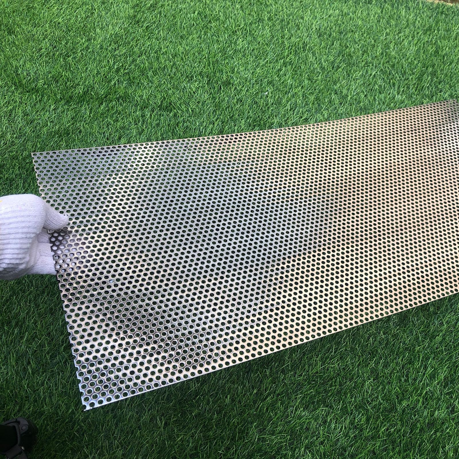 Lamiera Forata Acciaio Inox 304 - 762x381mm, Spessore 1.1mm, Fori 5mm, Per Decorazione E BBQ