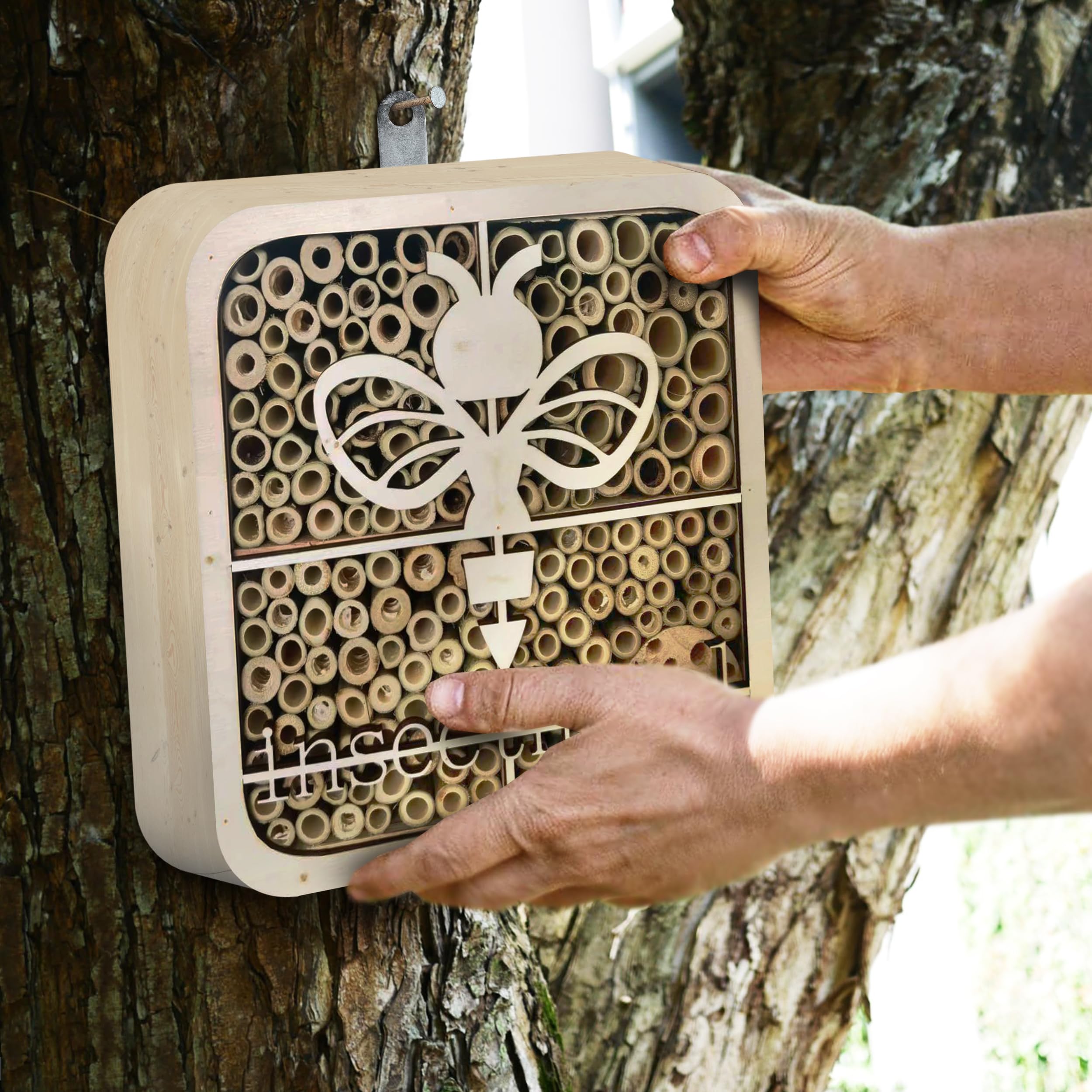ISOTRONIC Hotel per insetti in legno naturale – Casetta per api, coccinelle e altri insetti – Hotel per api in bambù per giardino e balcone – Design moderno a nido d'ape (ape)