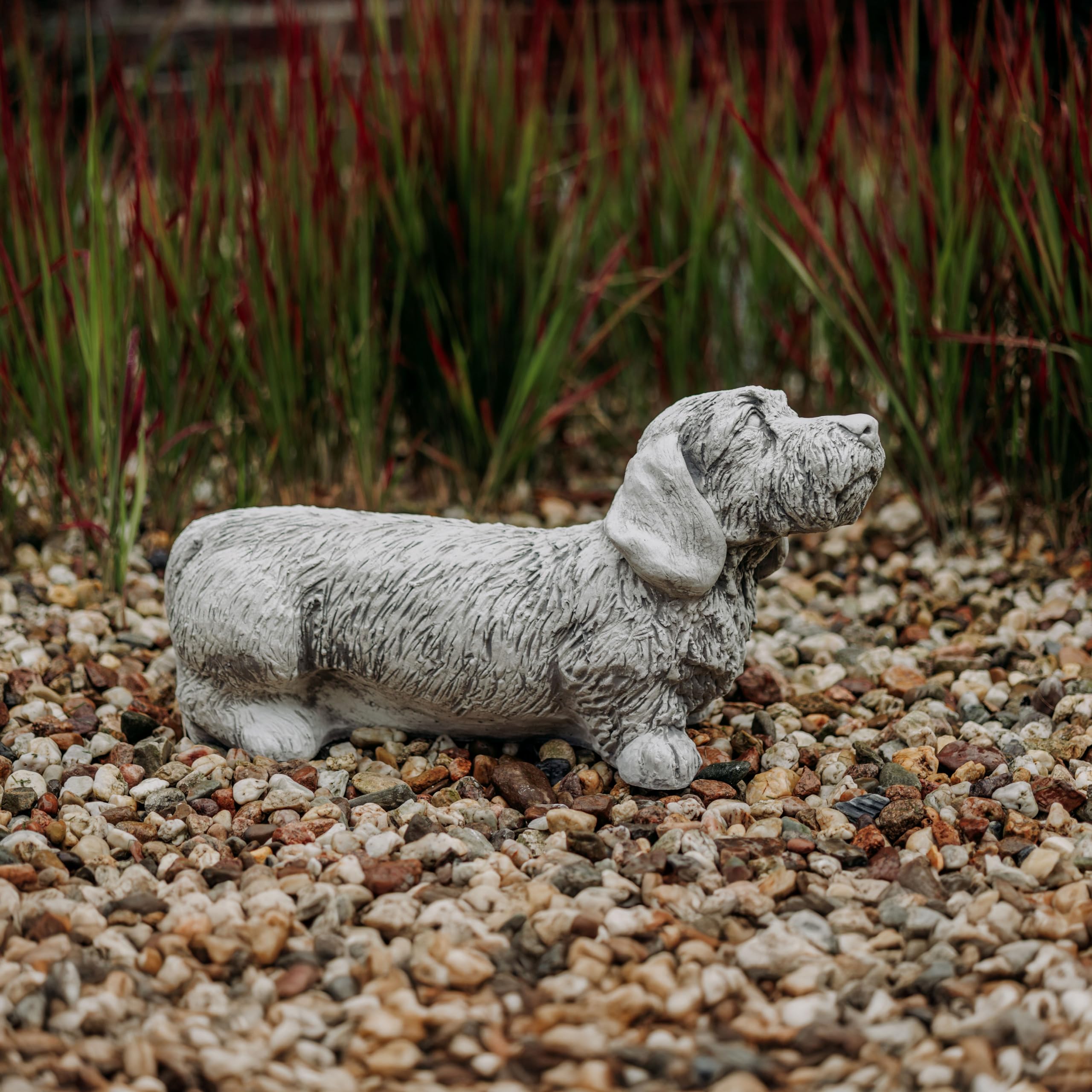 gartendekoparadies.de Hund Rauhaardackel Steinfigur aus Steinguss, Grau, Frostsicher für Außenbereich, H. 30 cm, 26 kg