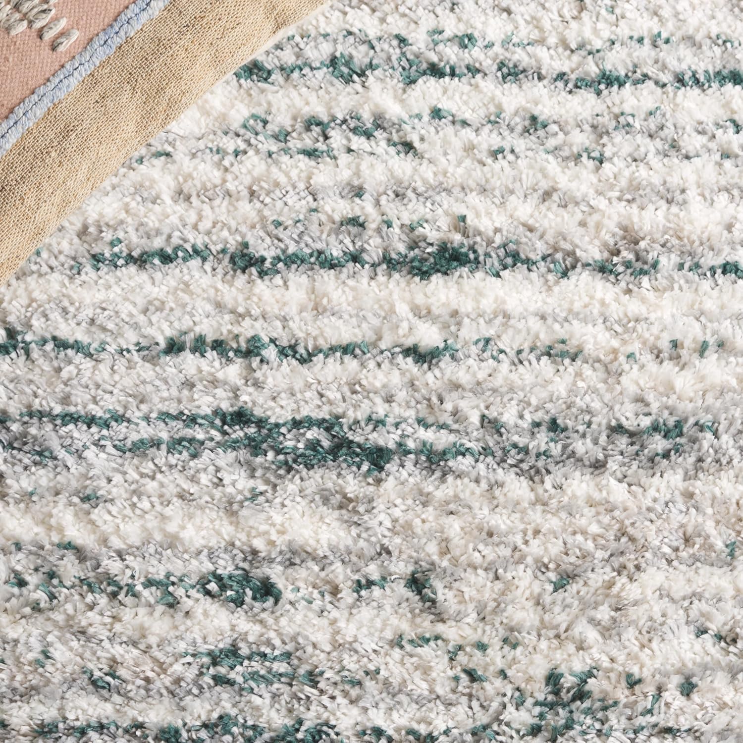 SAFAVIEH Fontana Shag 800 Collection Area Rug - 3' x 5', Ivory & Green, Shag & Flokati Design, Ideal for High Traffic Areas in Living Room, Bedroom & Dining Room (FNT850C-3)