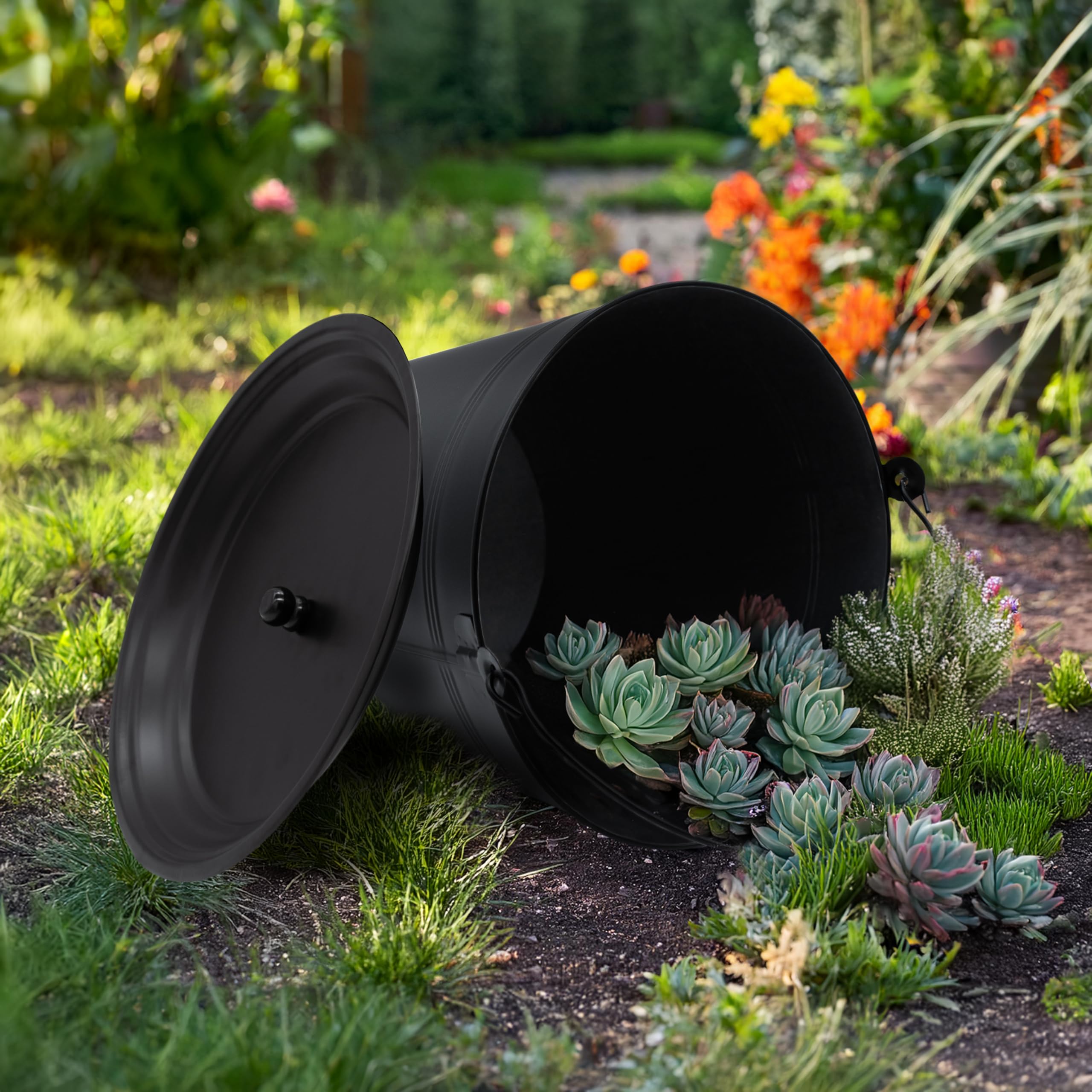 Deko Zinkeimer schwarz 12 L mit Holzgriff und Deckel | Metall Eimer zum Bepflanzen oder Transportieren, Ascheeimer, Eiskübel, Sektkühler, Pflanzkübel, Blumentopf