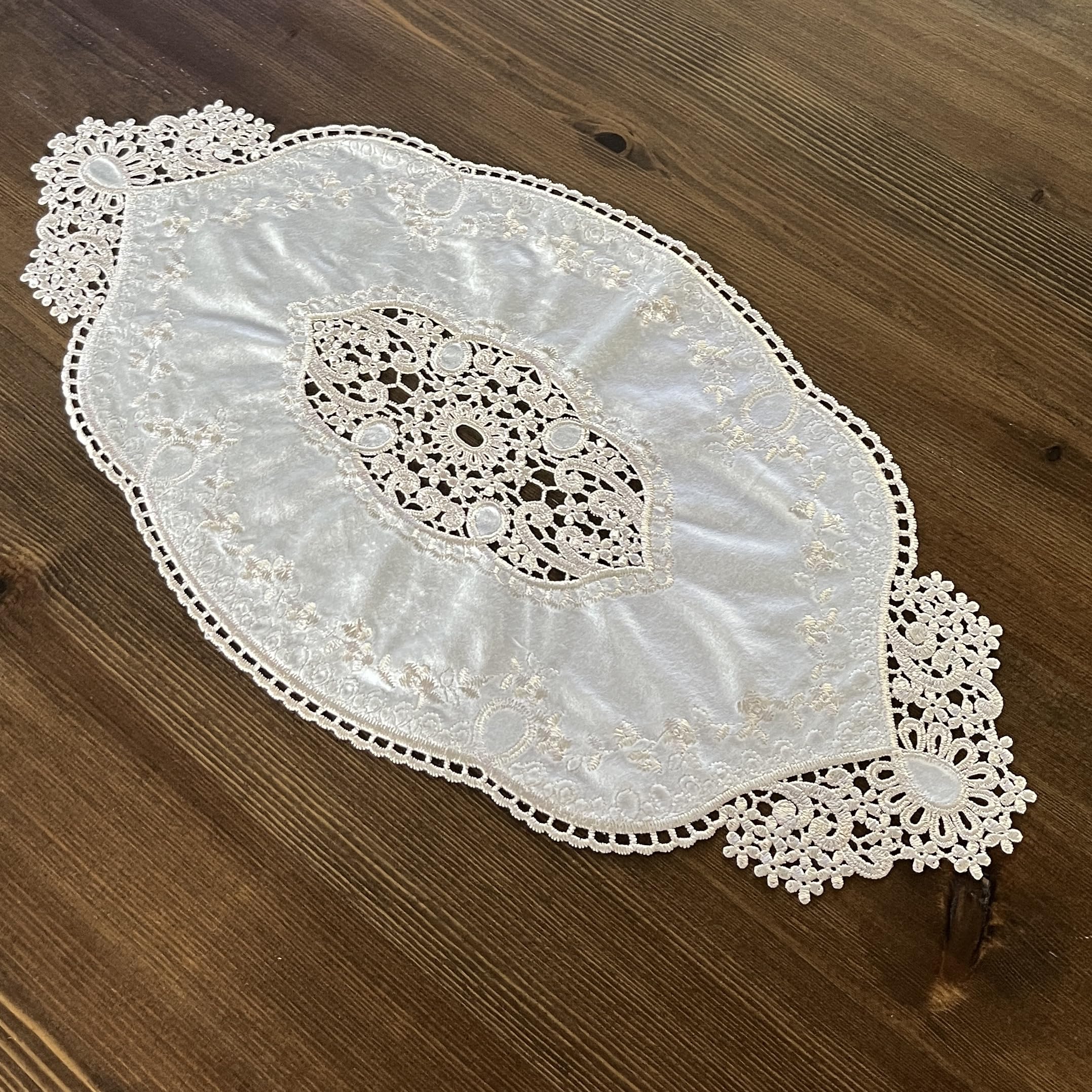 Mausouca Retro French Oval Doilies, Elegant velvet placemats Vase mats Embroidery Dresser Scarf, 55 x 35 cm (champagne)