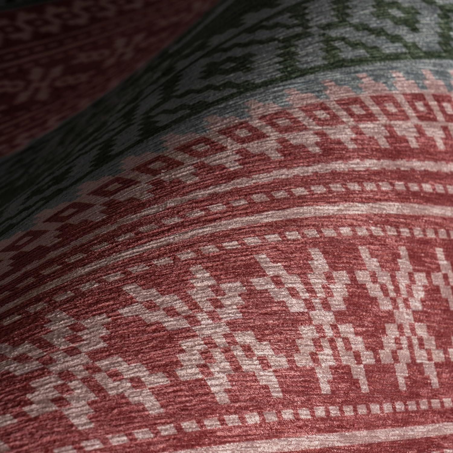 nuLOOM 2'6" x 8' Machine Washable Area Rug with Waterproof Spill Proof Surface, Non Slip Backing and Stain Resistant for Living Room, Bedroom, Kitchen, Dining Room, Ellasandra Red