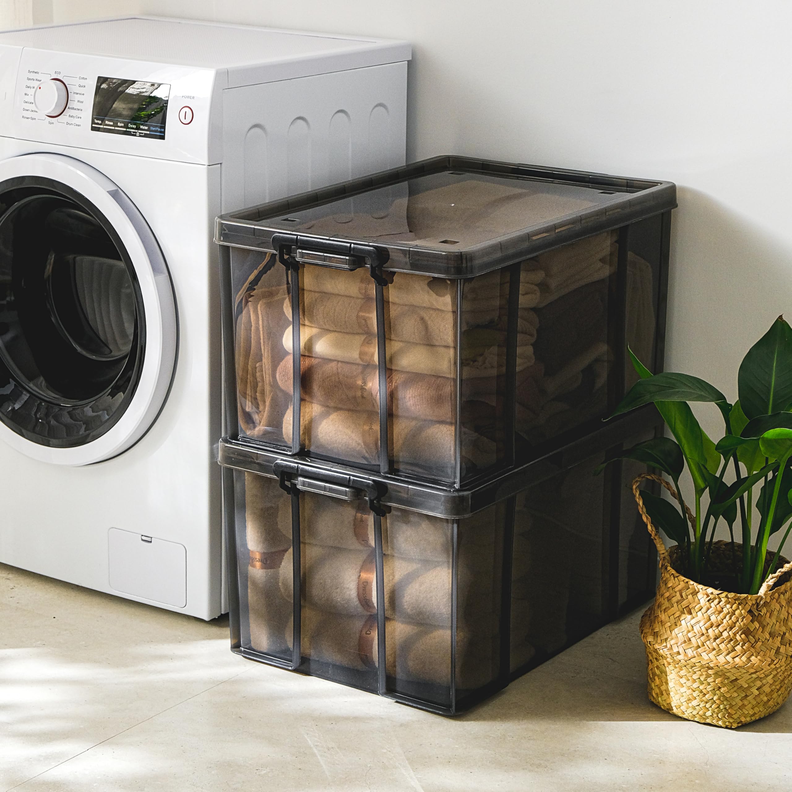 Cetomo 70L*3 Scatole di Stoccaggio, Bidone di Stoccaggio Impilabile con Coperchi e Ruote, Contenitore Robusto con Angoli Rinforzati, Lati Verticali, di Plastica, Durevoli, Nero Trasparenti, 70L-3Unità