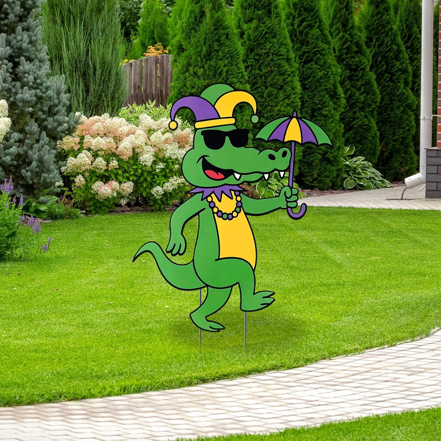 Mardi Gras Alligator Yard Sign with Stakes, 20" Outdoor Metal Alligator with Crown Necklace Metal Yard Signs New Orleans Carnival Garden Lawn Decoration for Mardi Gras Party Outdoor Decor