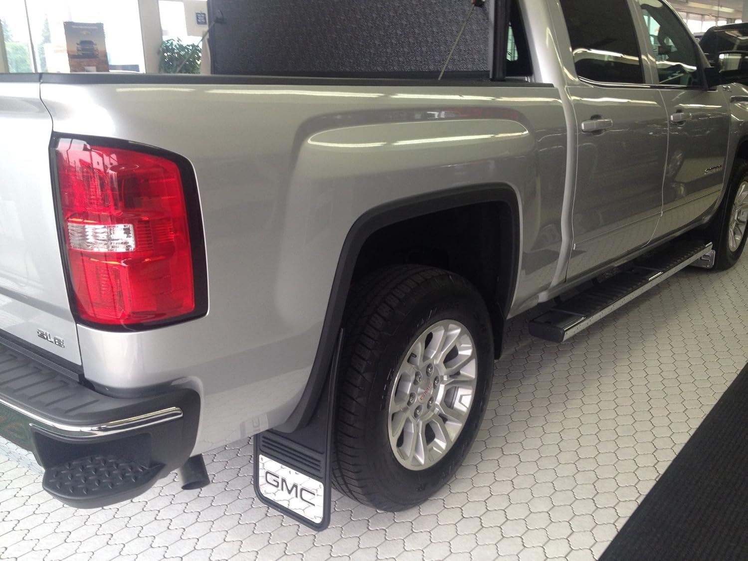 Truck Hardware Gatorback Mud Flaps with GMC Logo (Black Logo Mud Flaps - Rear)