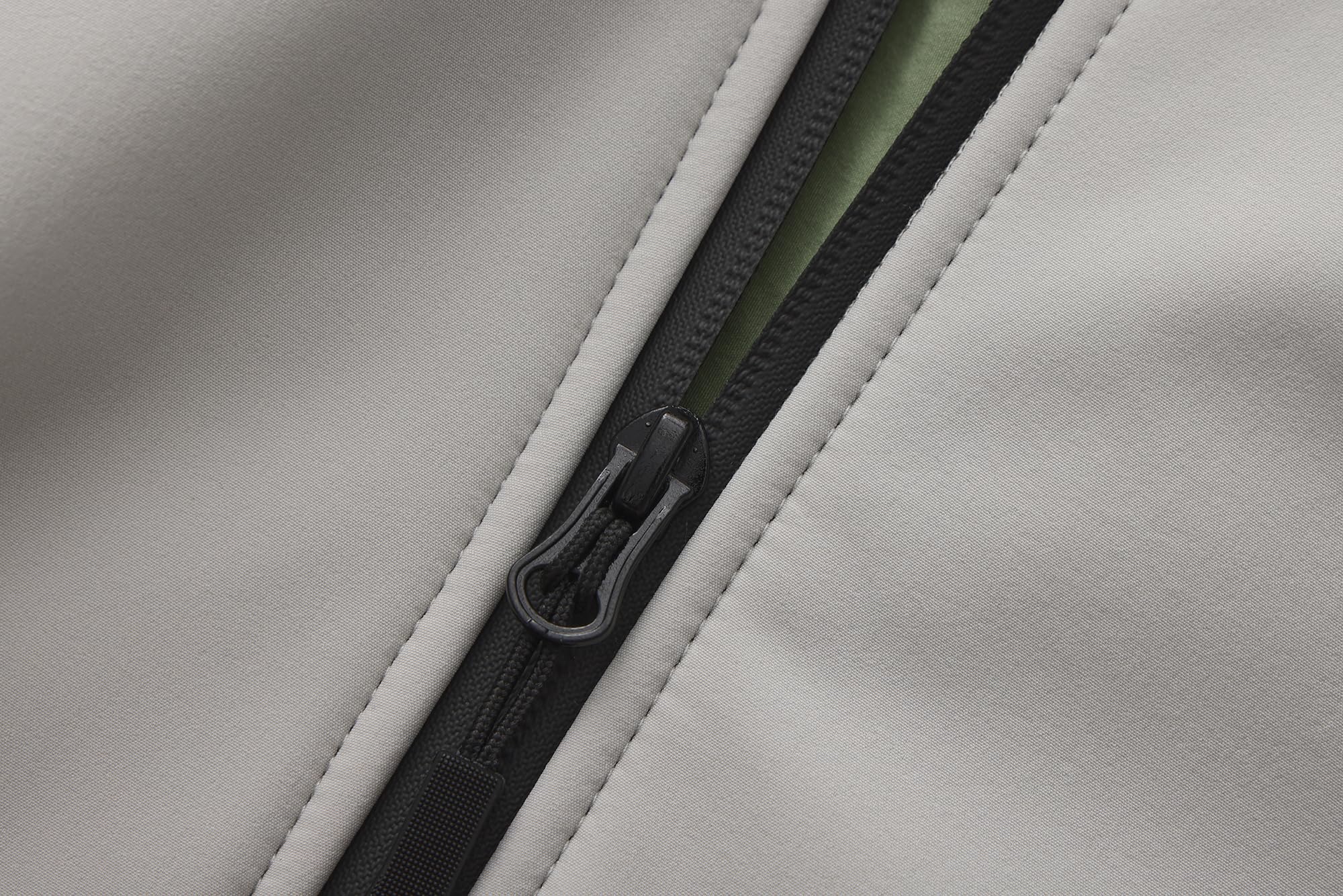 Giacca softshell con cappuccio per bambini e ragazzi, fodera in pile. Materiale impermeabile 5000 mm senza PFC minimizzato dall'inquinamento.