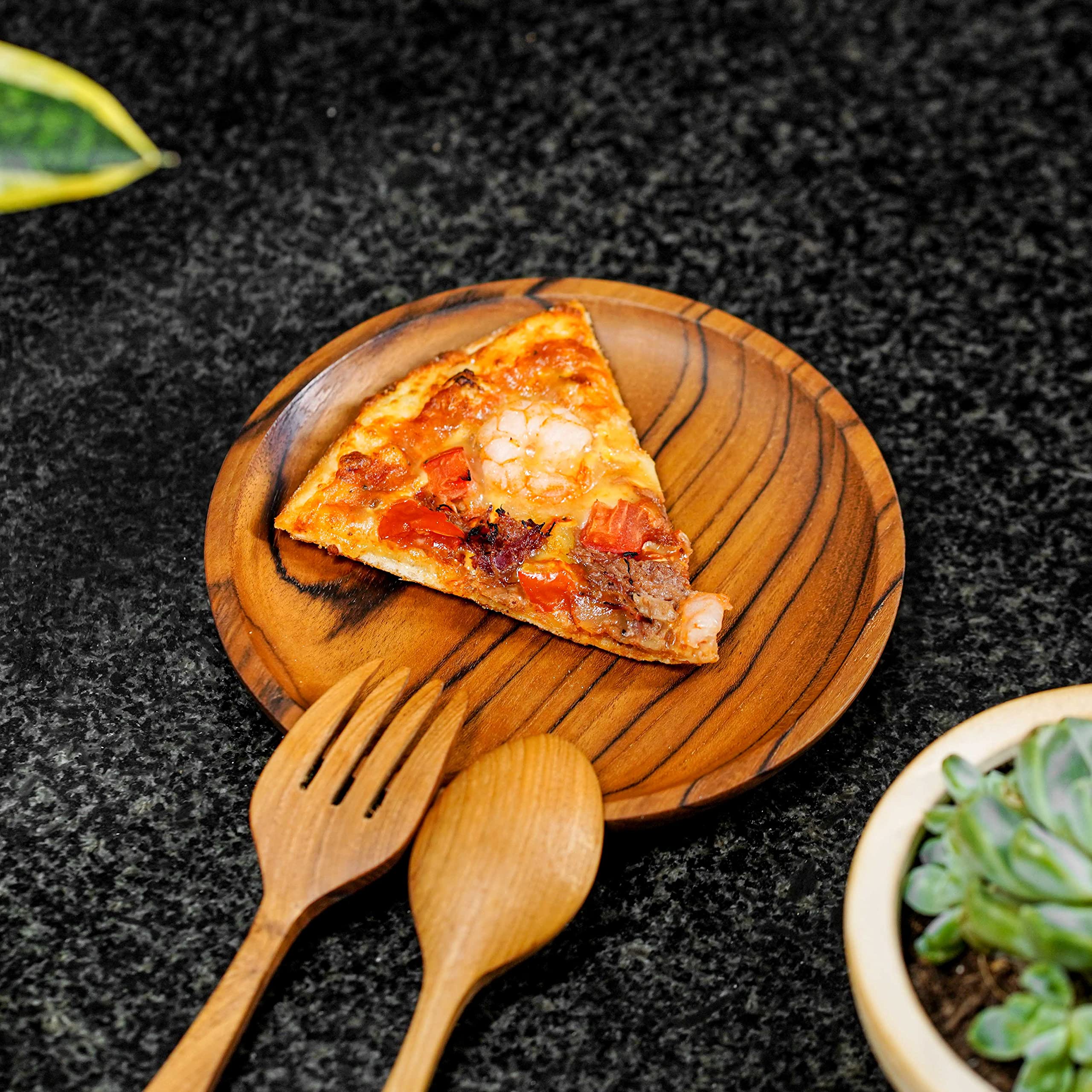 Rainforest Bowls Zestaw 2 okrągłych jawajskich talerzy z drewna tekowego o średnicy 15 cm - idealne do codziennego użytku - przyjazne dla gorących i zimnych, bardzo trwałe, drewniane talerze premium -