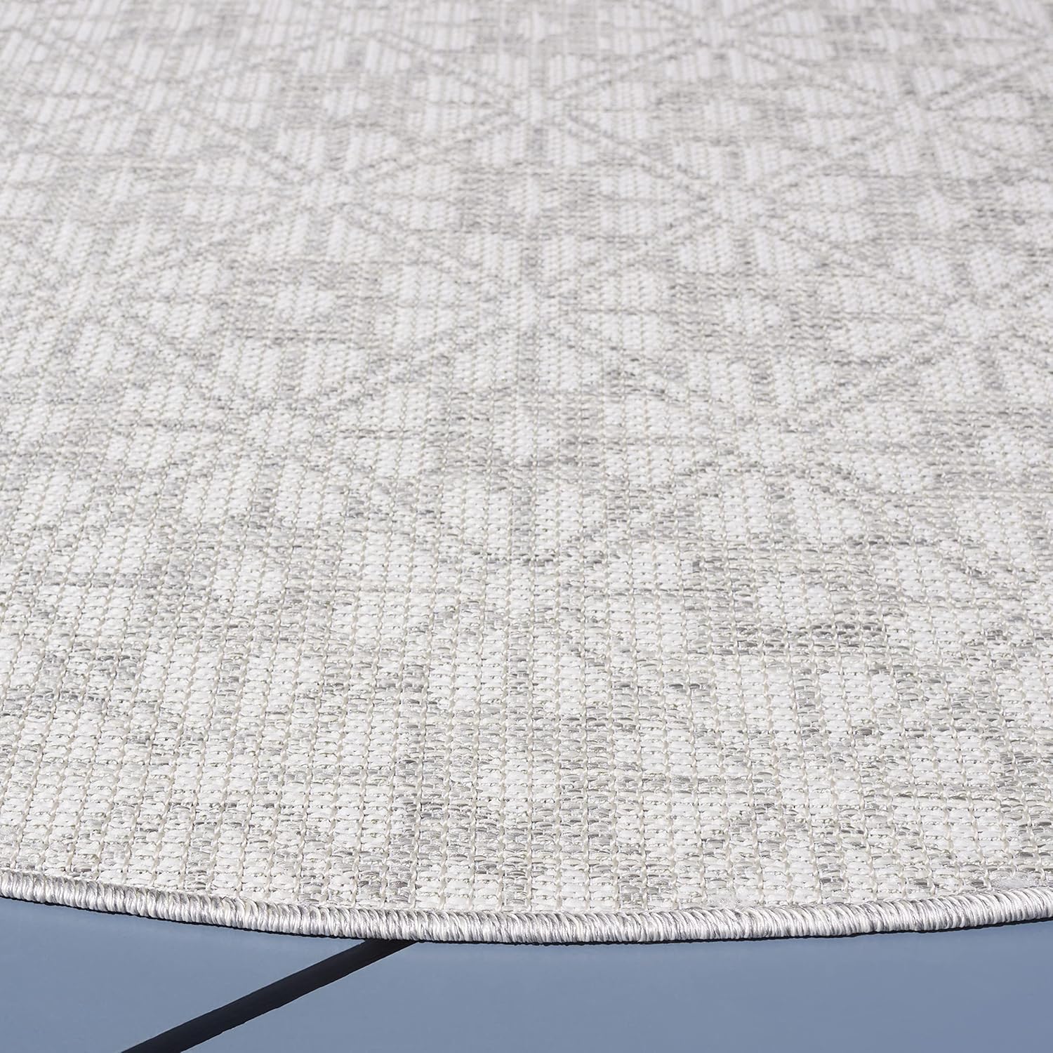 Martha Stewart x SAFAVIEH Outdoor Area Rug Collection - 6'5" Round, Grey & Ivory, Weather Resistant & Washable, Ideal for Patio, Backyard, Mudroom, Deck, Dining Space (MSR4491F)
