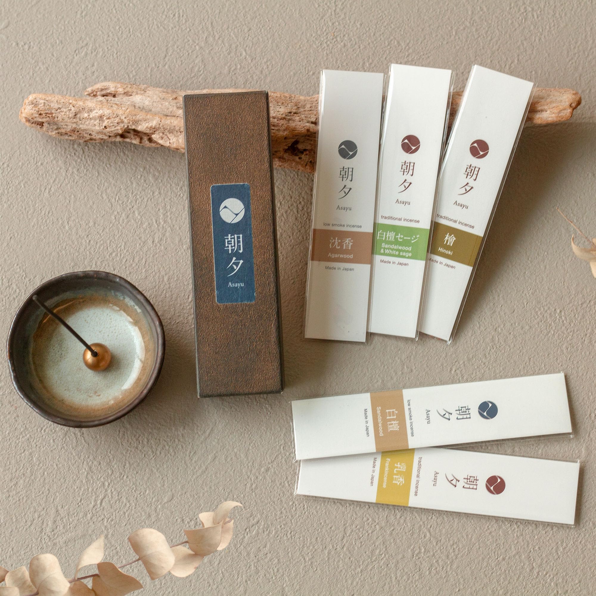 Asayu Japan Set Regalo di Incensi Naturali con Portaincenso Zen – Confezione da 5 Profumazioni, con Ciotola in Ceramica, Prodotto in Giappone – Incenso Naturale + Mini Portaincenso