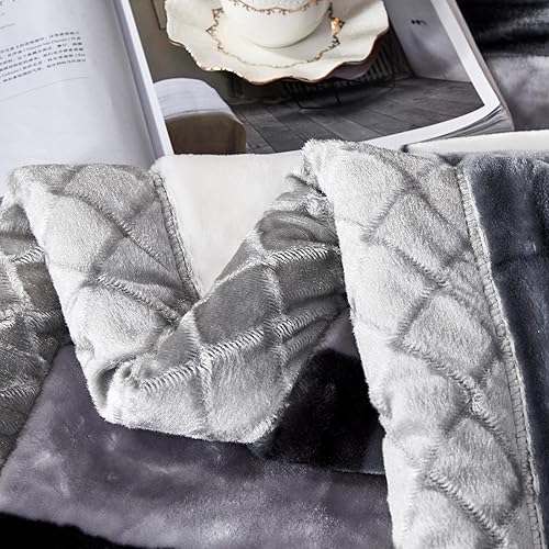 Miniatura 5 de LGYKUMEG Manta pesada de visón coreano de 9 libras, manta de piel sintética de 79 x 91 pulgadas, cálida manta de felpa de forro polar de invierno,