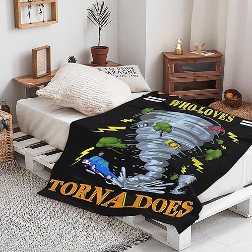 Miniatura 7 de Manta con texto en inglés Just A Boy Who Loves Tornado, el mejor regalo, manta de franela súper suave de primera calidad, cálida felpa perfecta para