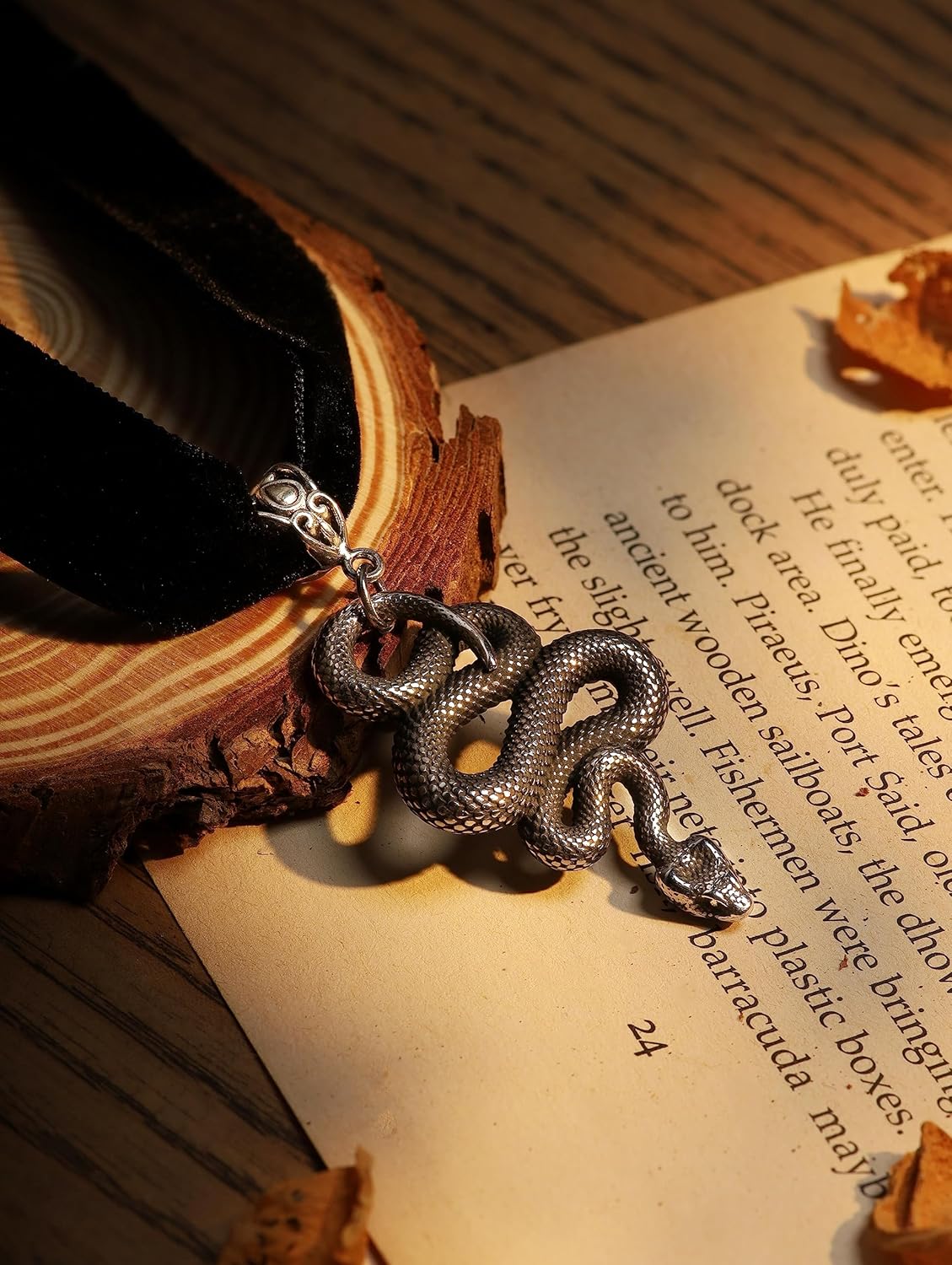 Sacina Gothic Snake Choker Necklace, Snake Necklace for Women, Gothic Goth Choker, Goth Jewelry, Halloween Christmas Jewelry Gift for Women - Image 7