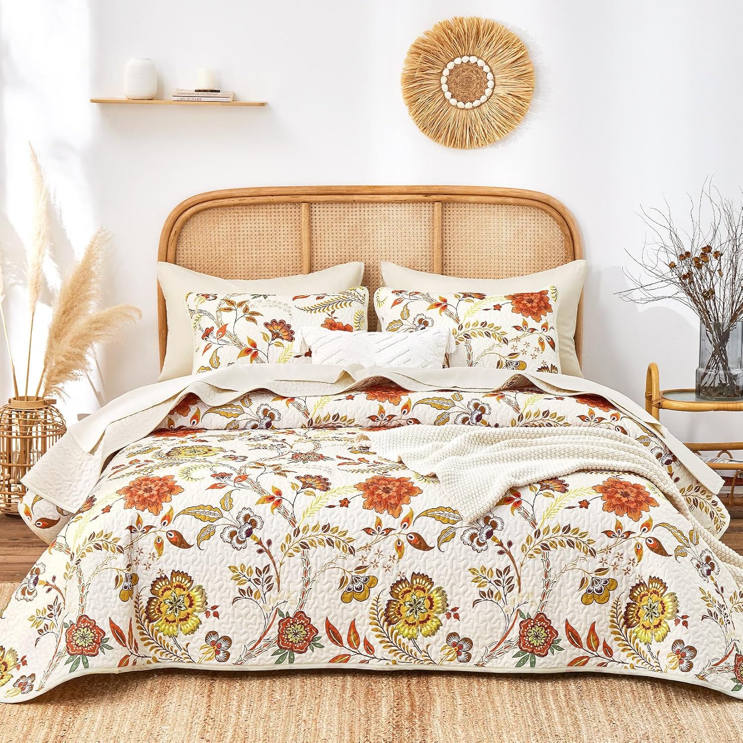 Wake In Cloud - Boho Quilt Set, Floral Bohemian Chic Country Botanical Colorful Funky Flower Pattern, Reversible Lightweight Bedspread Coverlet, 3 Pieces, Beige Cream, Queen/Full Size