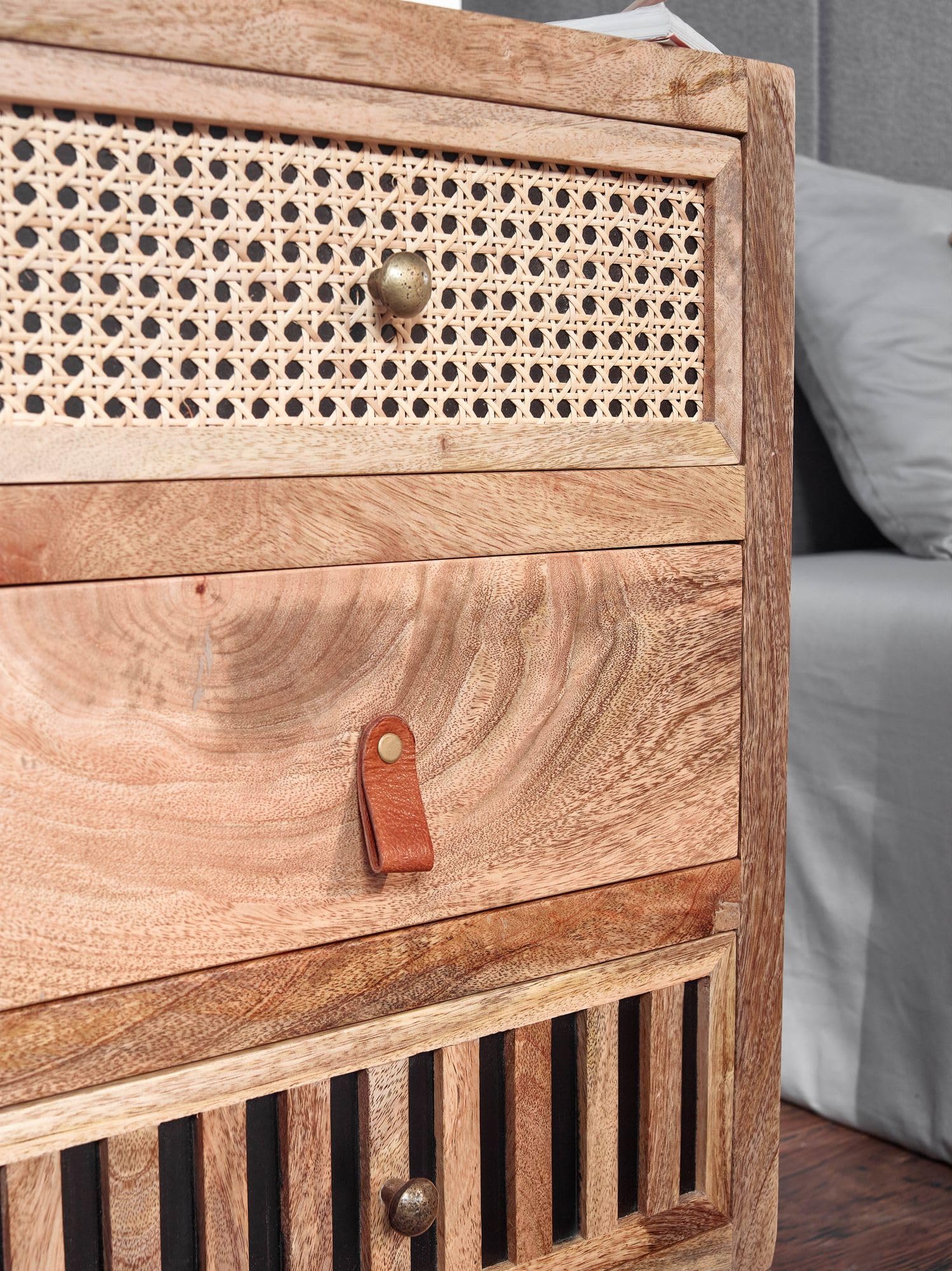 Wohnling Nachttisch Mango Massivholz/Metall 40x60x30 cm Nachtschrank Boxspringbett, Design Nachtkonsole mit 3 Schubladen, Nachtkommode Wiener Geflecht mit Stauraum