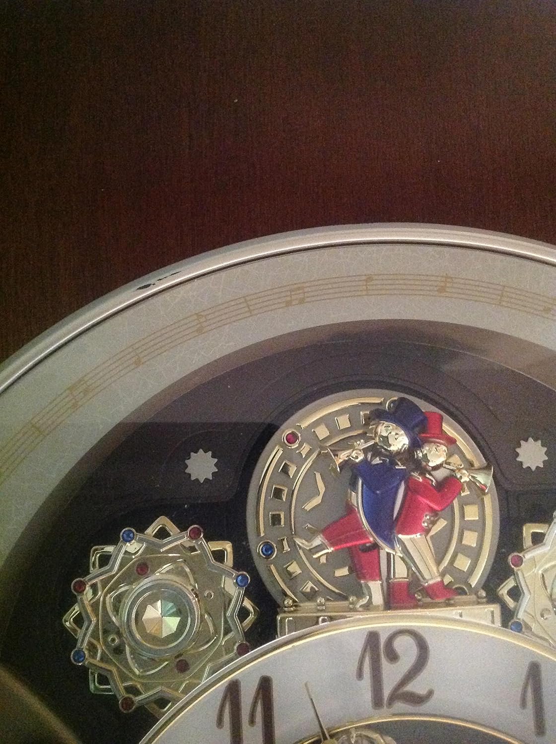 Amazoncom Seiko Melodies In Motion Wall Clock 2007 Collectors Edition With Swarovski Crystals W Bonus 6 Christmas Songs