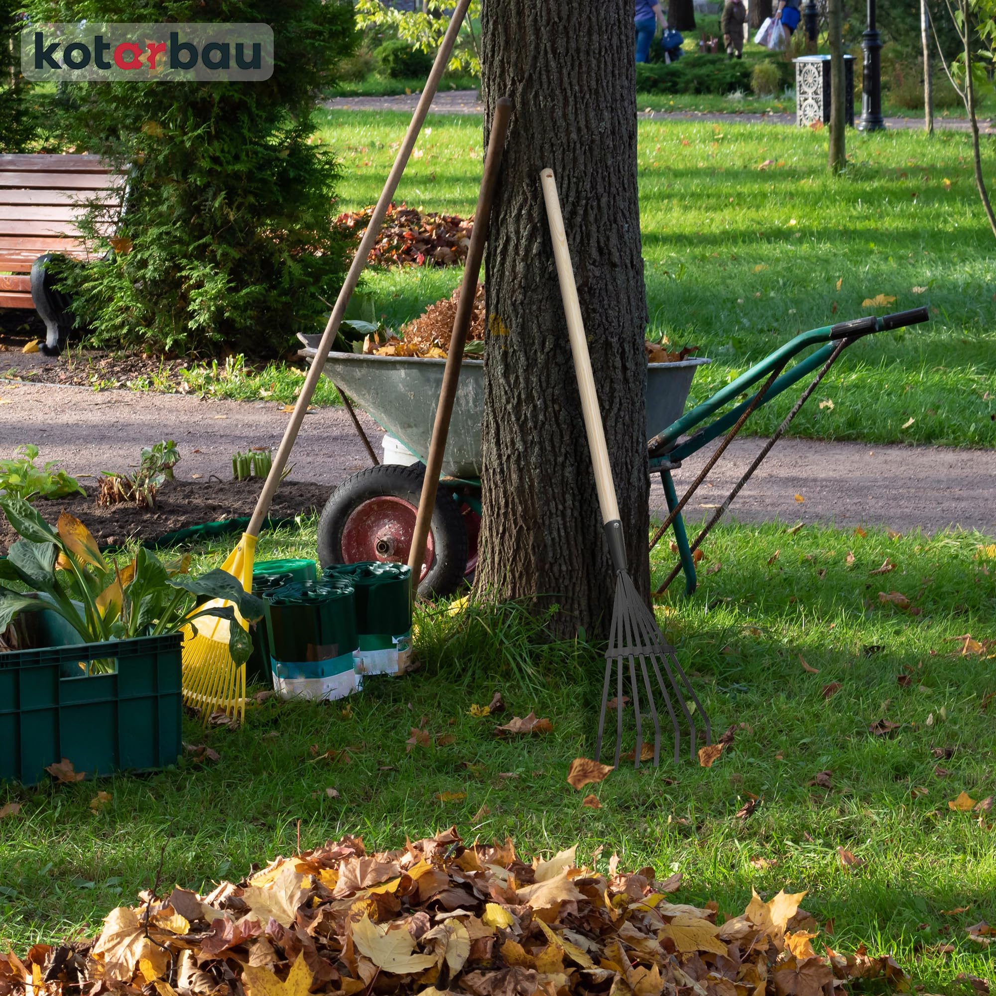 KOTARBAU® Rateau à Feuille - Acier - 14 cm - Râteau Jardin- avec Manche - 108 cm - Ramasse Feuille - Outil Robuste pour Gazon et Feuilles - Noir et Bois Naturel