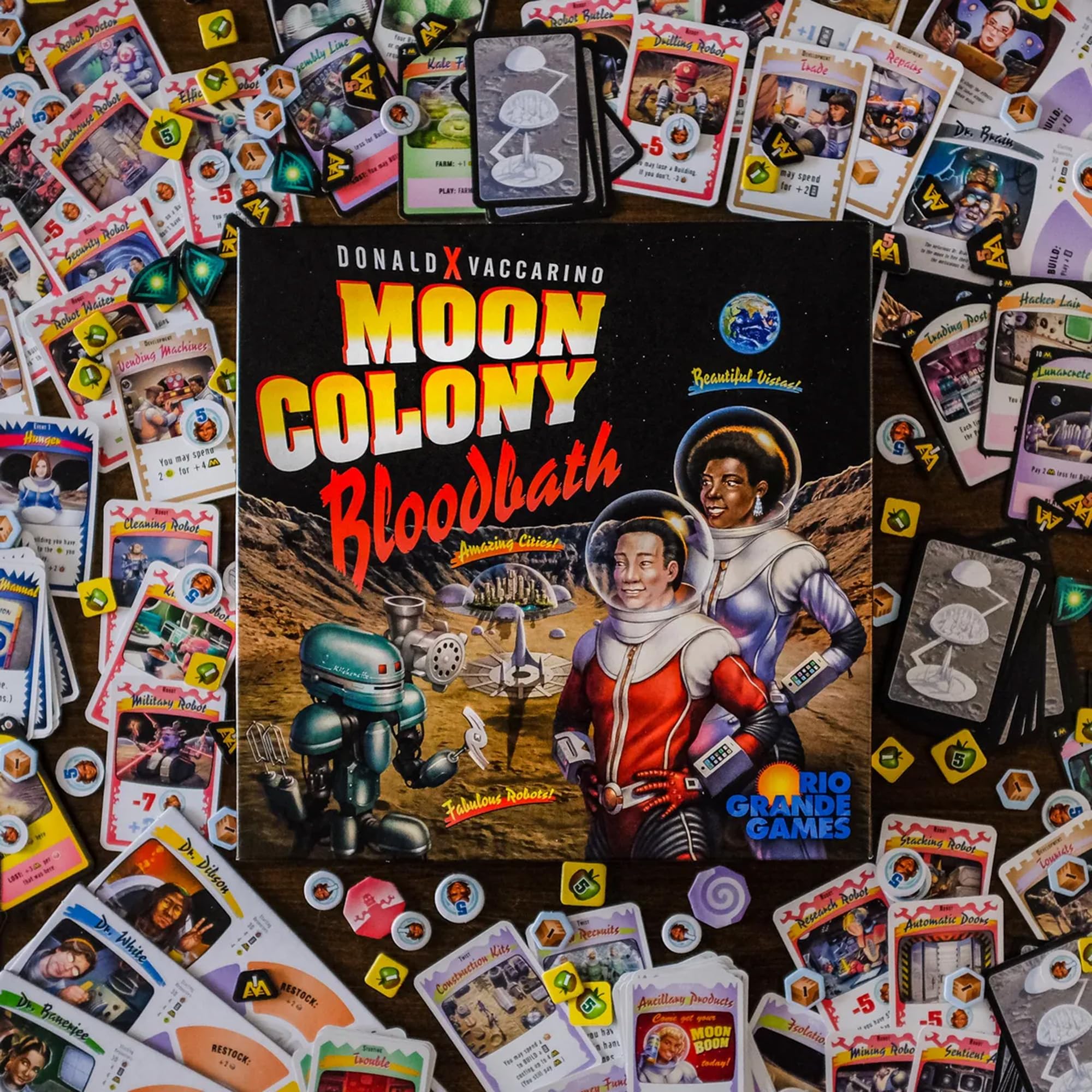 Rio Grande Games: Moon Colony Bloodbath – Strategie-Kartenspiel, Überleben im Weltraum, Motorenbau, Losing Tableau-Spiel, ab 14 Jahren, 1–5 Spieler
