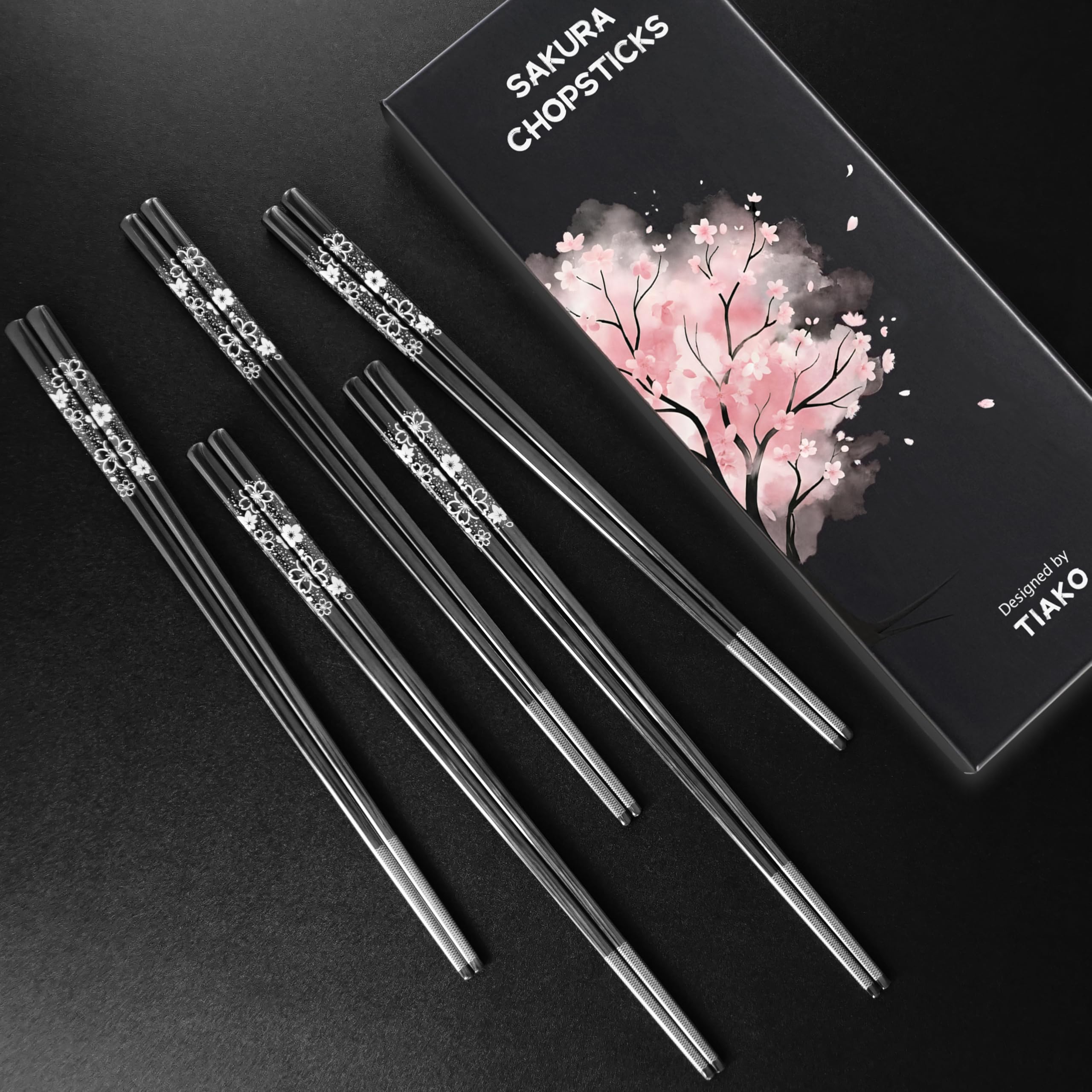 TIAKO Set di 5 paia di bacchette in fiore di ciliegio nero, acciaio inossidabile 18/8 di alta qualità, elegante confezione regalo, design giapponese Sakura per sushi, sala da pranzo asiatica e