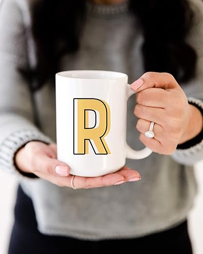 Miniatura 2 de The Cotton & Canvas Co. Candy Pop - Taza de café personalizada con monograma inicial de letra R de porcelana, taza de café de cerámica. Para ella,