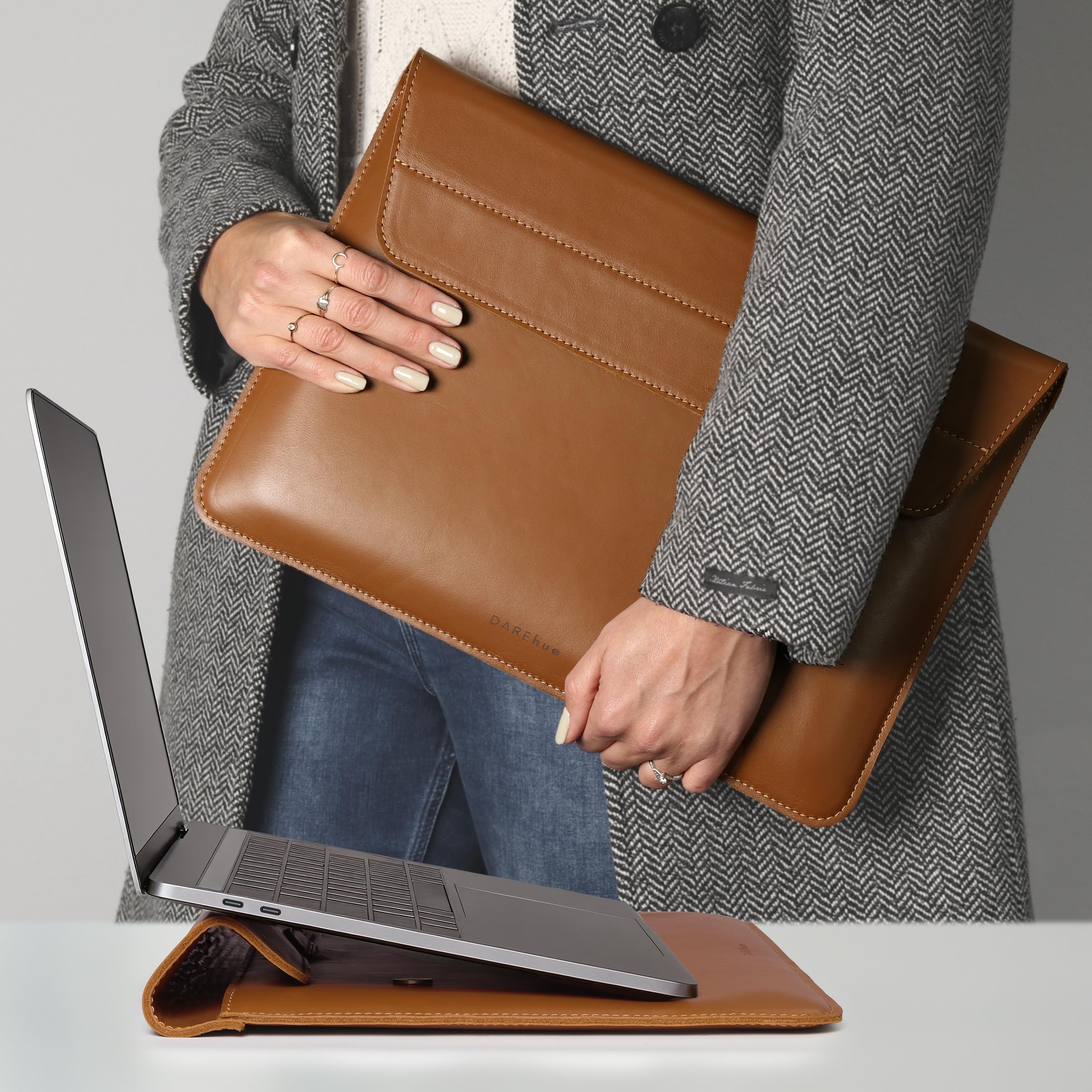 DAREhue 13" 14" 15" 16" Genuine Full Grain Leather Laptop Sleeve with Built-in Stand & Padding (Fits MacBook Air/Pro & Other 13.3/13.6/14.2/15.6 inch Laptops) (Toffe Brown, 13” - 14”)