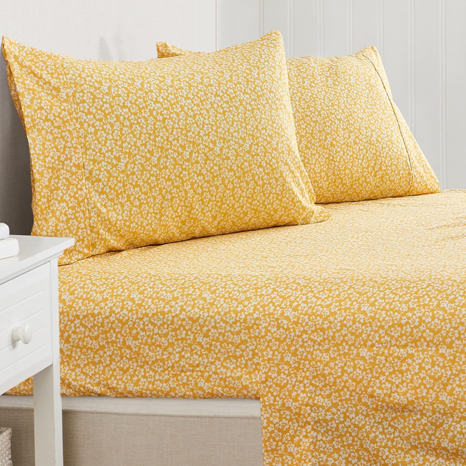 Great Bay Home 4-Piece Full Size Floral Print Microfiber Sheet Set - Ultra-Soft Brushed Bedding Sheets Pillowcases -