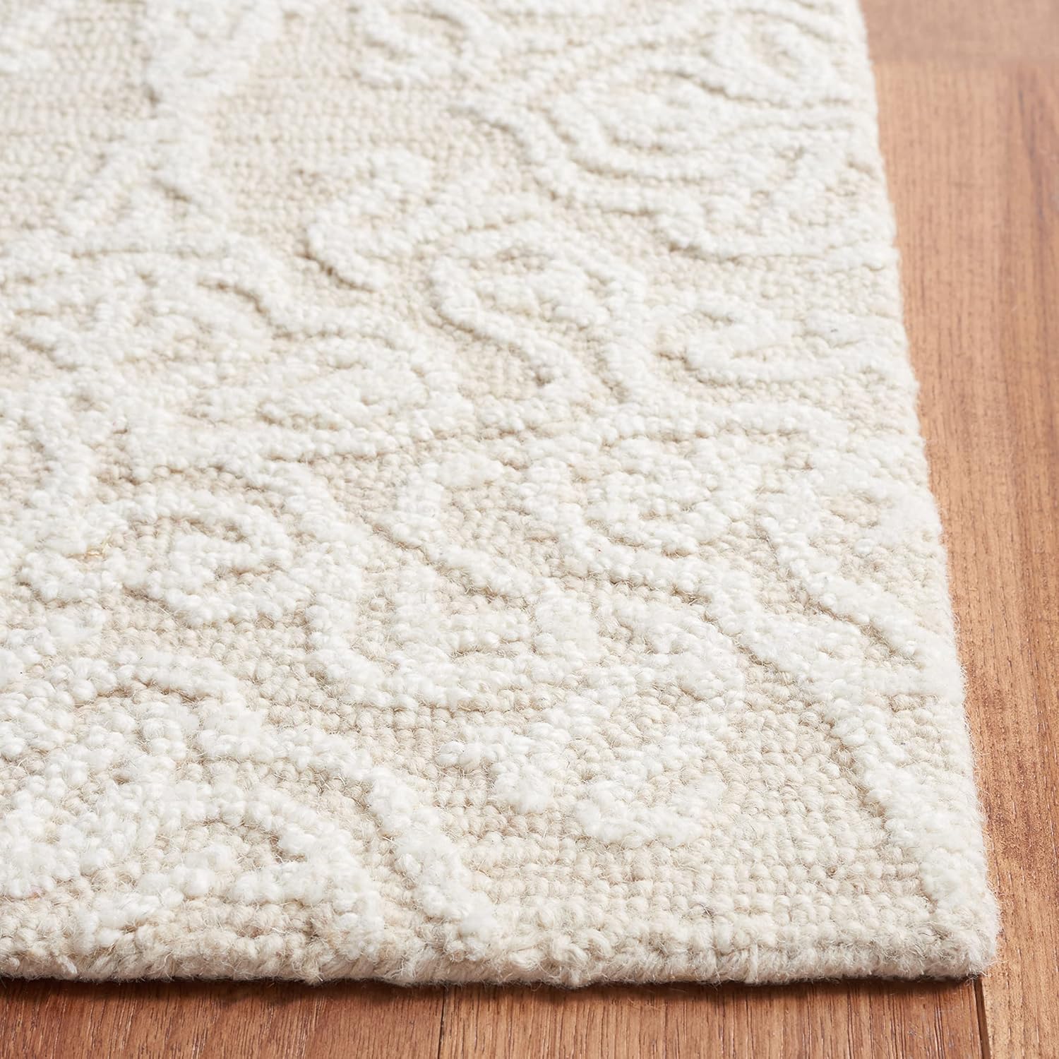 SAFAVIEH Blossom Collection Accent Rug - 2' x 3', Beige & Ivory, Handmade Wool, Ideal for High Traffic Areas in Entryway, Living Room, Bedroom (BLM112B)