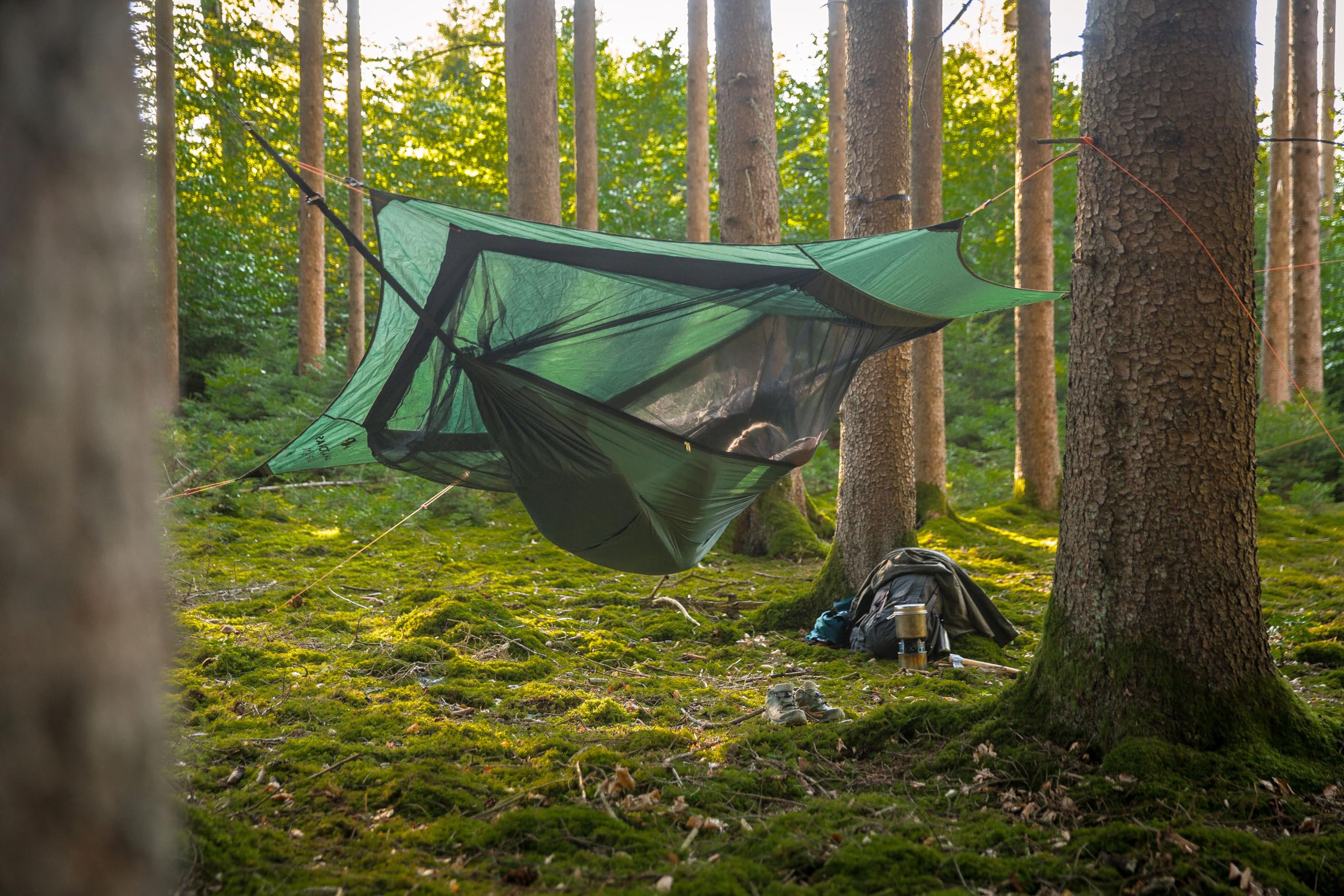AMAZONAS Traveller Camp Set All-in-One Ultra-Light Thermo-Hängematte mit Tarp, Moskitonetz und Aufhängungen
