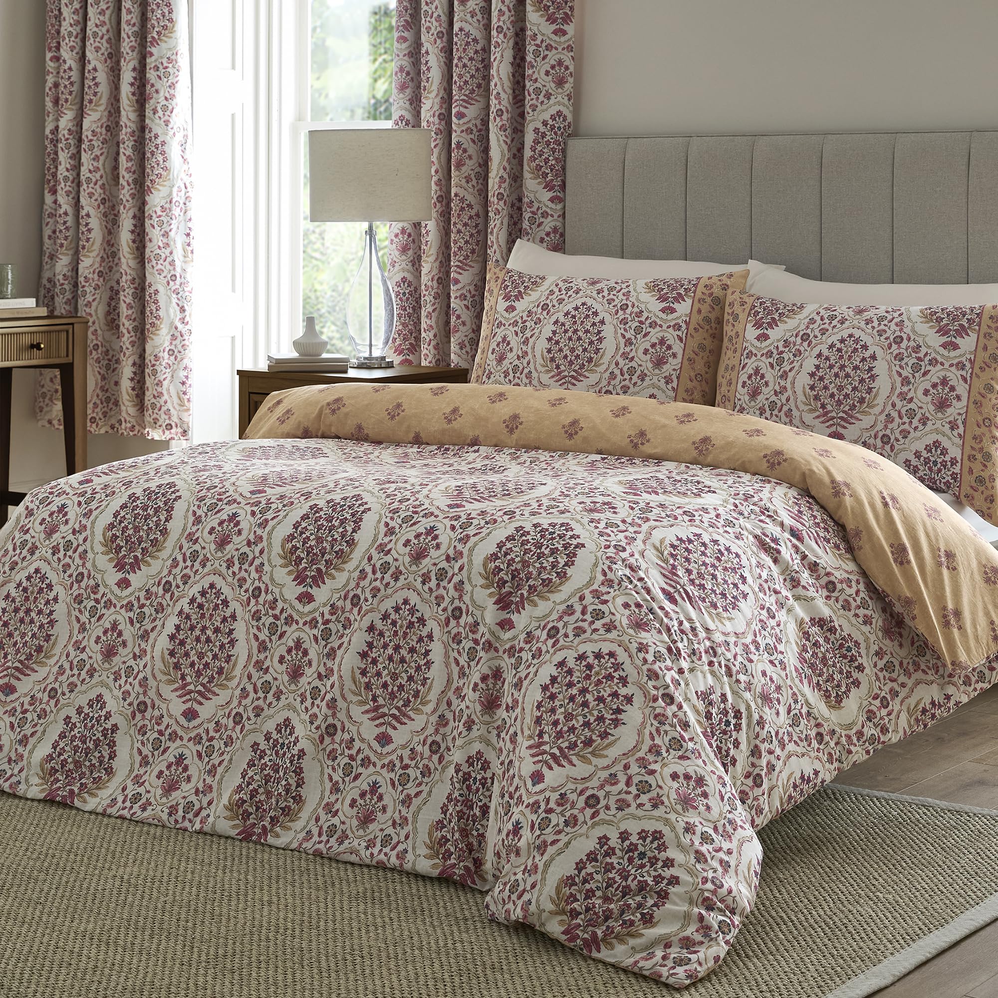 Dreams & Drapes Duvet Cover Set Double – Ashmead Design – Bedding – Berry with Elegant Floral Pattern – Includes 1 Duvet Cover (200 x 200cm) & 2 Pillowcases (50 x 75cm)
