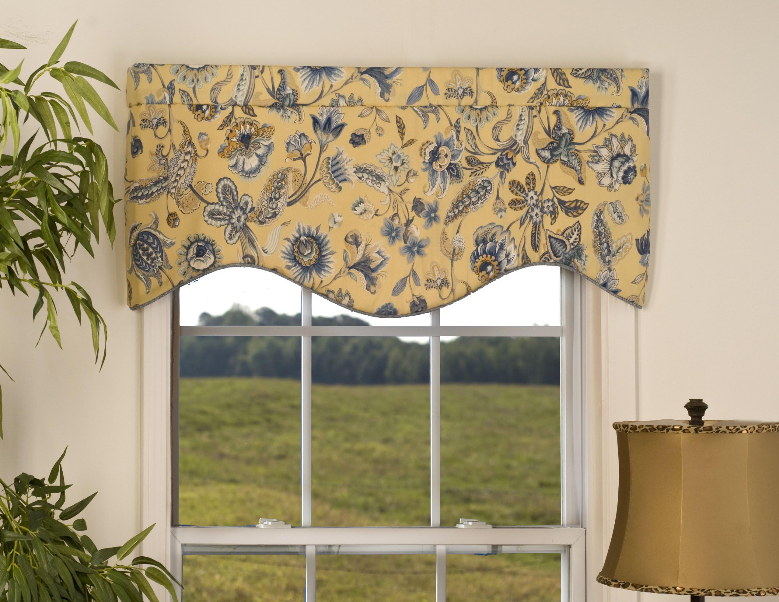 Victor Mill Cherborg Shaped Valance