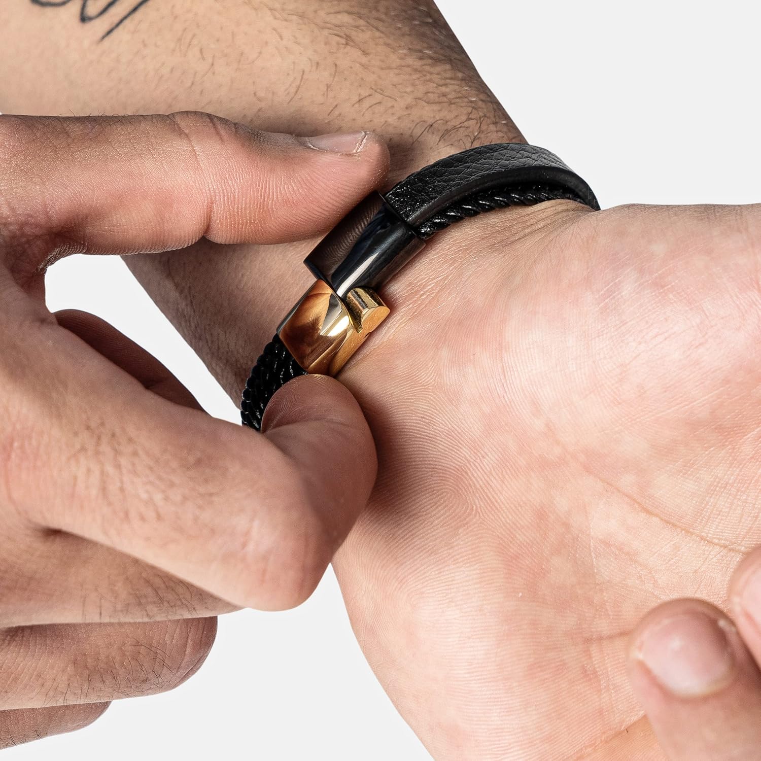 SERASAR | Premium Genuine Leather Bracelet [Glory] for Men in Black | Magnetic Stainless Steel Clasp in Silver and Gold | Exclusive Jewelry Box | Great Gift Idea - Image 4