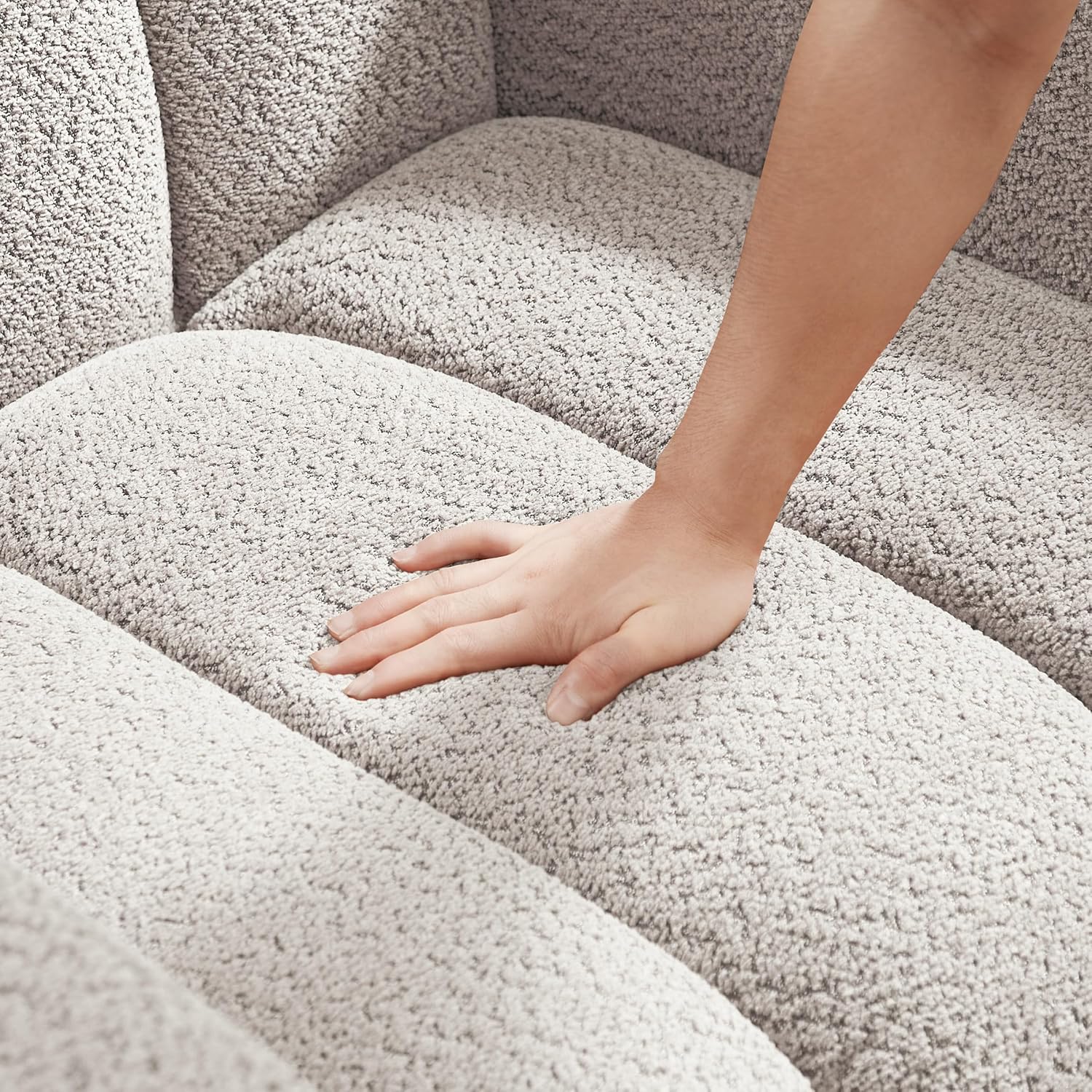 VANOMi Oversized Accent Chair, Modern Living Room Chairs, Comfy Boucle Fabric Upholstered Armchair for Bedroom, Office, Waiting Room (Beige)