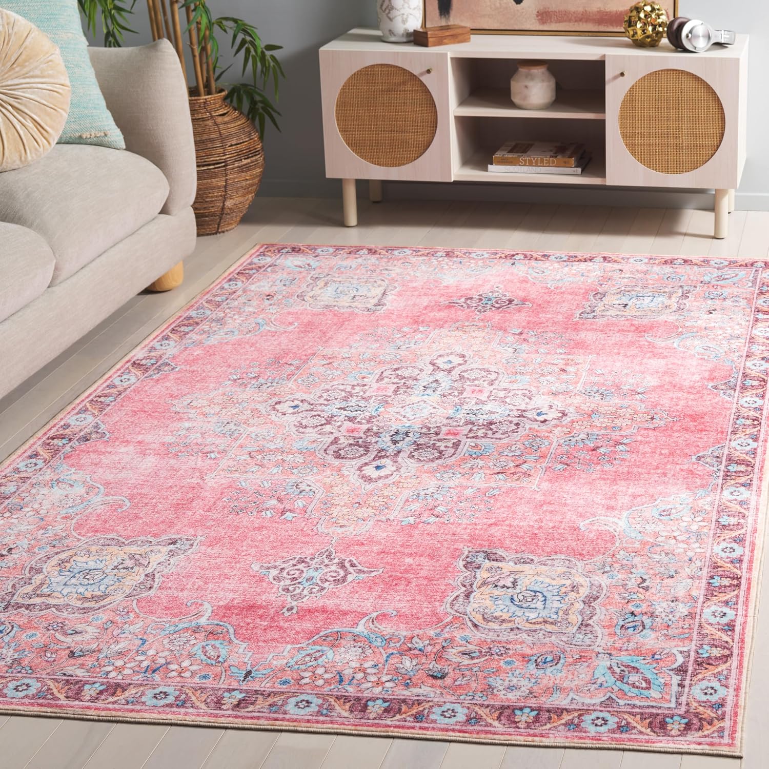 SAFAVIEH Washable Rug Arizona Collection - 4' x 6', Pink & Beige, Slip Resistant & Easy to Clean, Ideal for Foyer, Kitchen, Nursery, Office, Bedroom (ARZ318U)