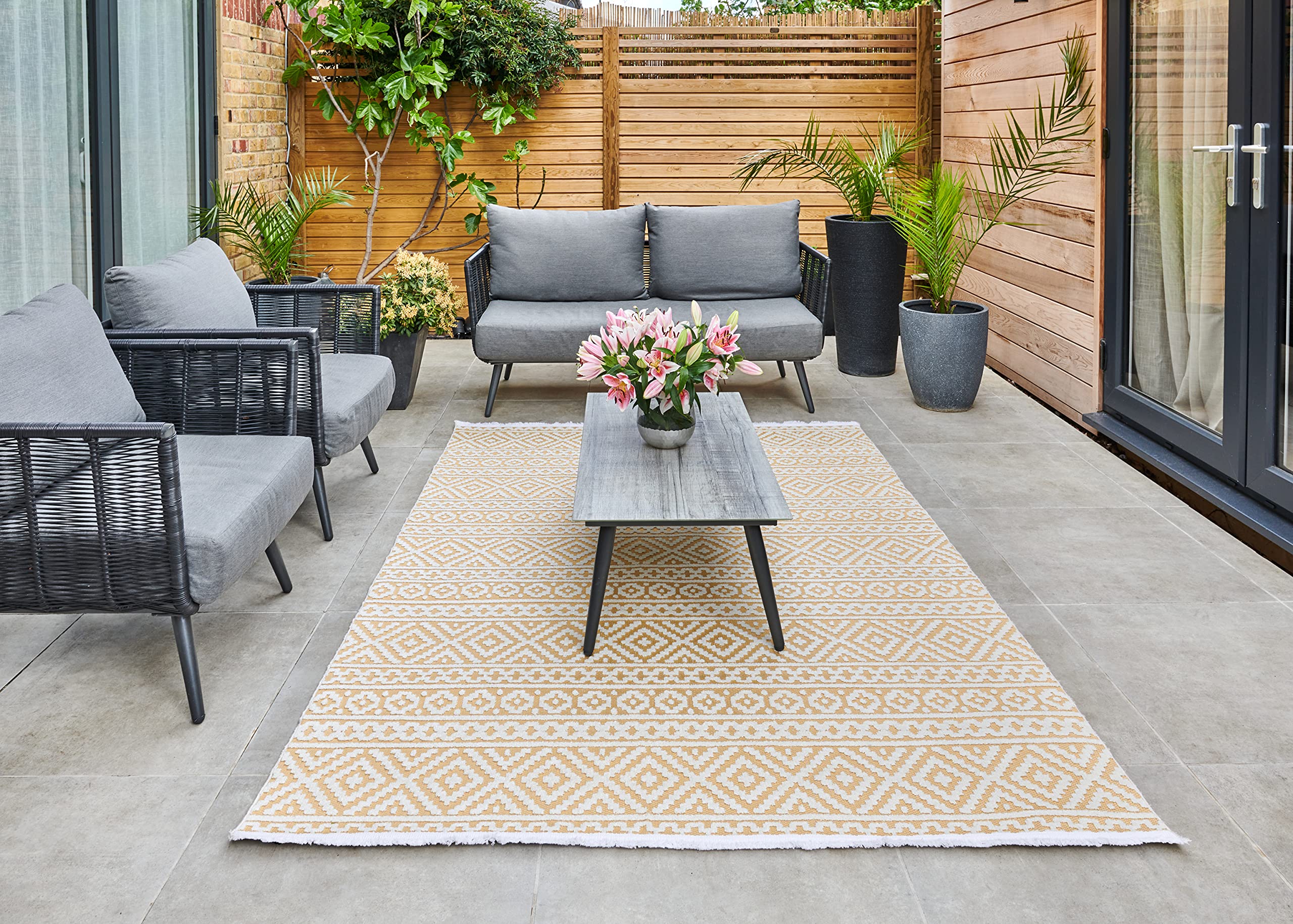 Jazz Traditional Indoor Outdoor Rug Beige