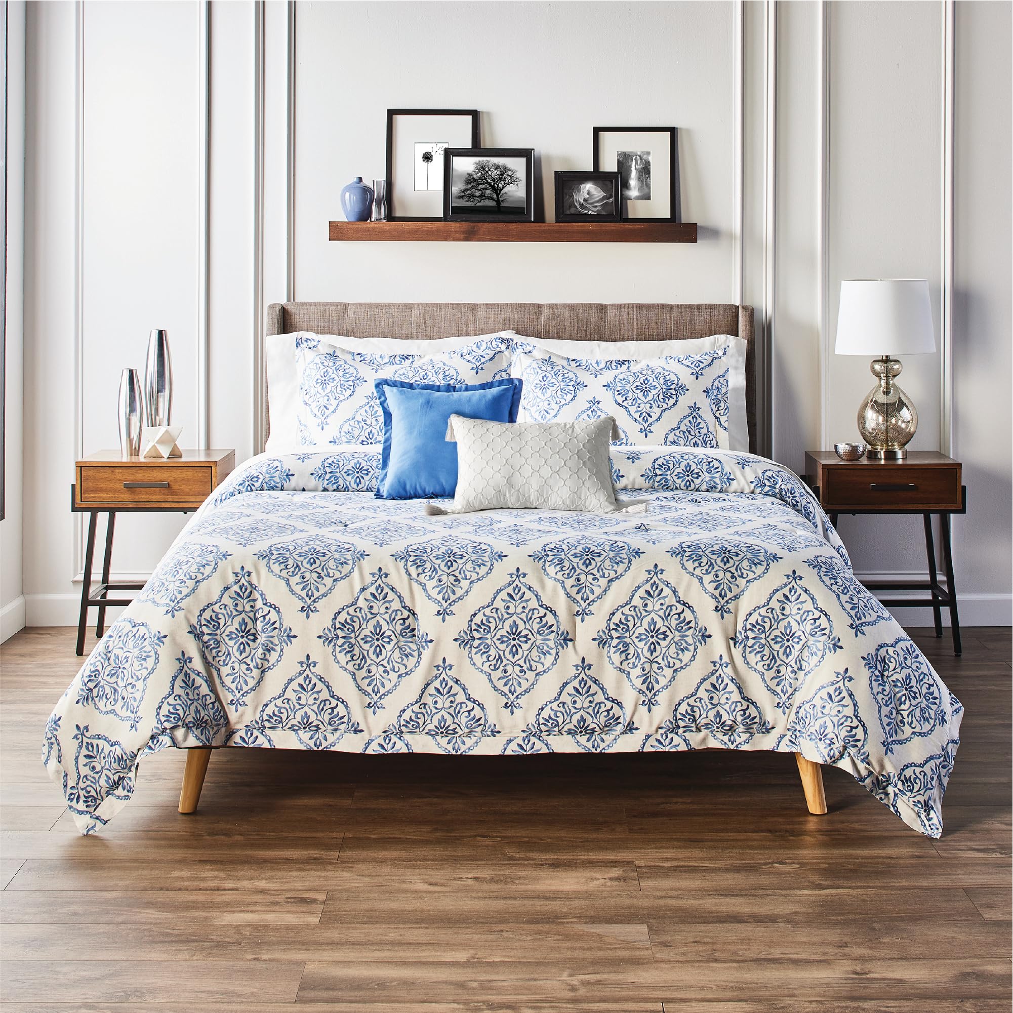 Edredón Anne Klein Louisa con 5 almohadas decorativas para transformar tu cama King en un oasis