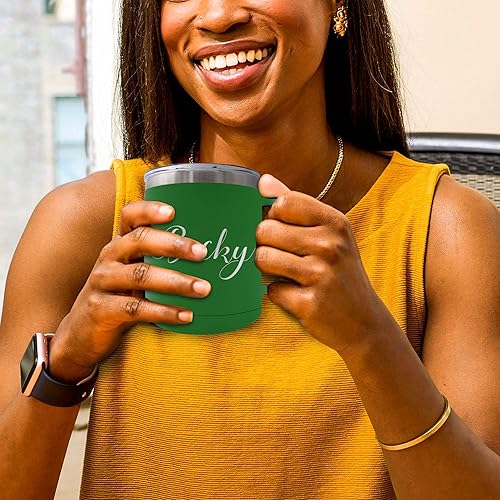 Miniatura 4 de Taza de café personalizada de 15 onzas con aislamiento y asa y tapa, monograma y grabado con tu texto (verde)