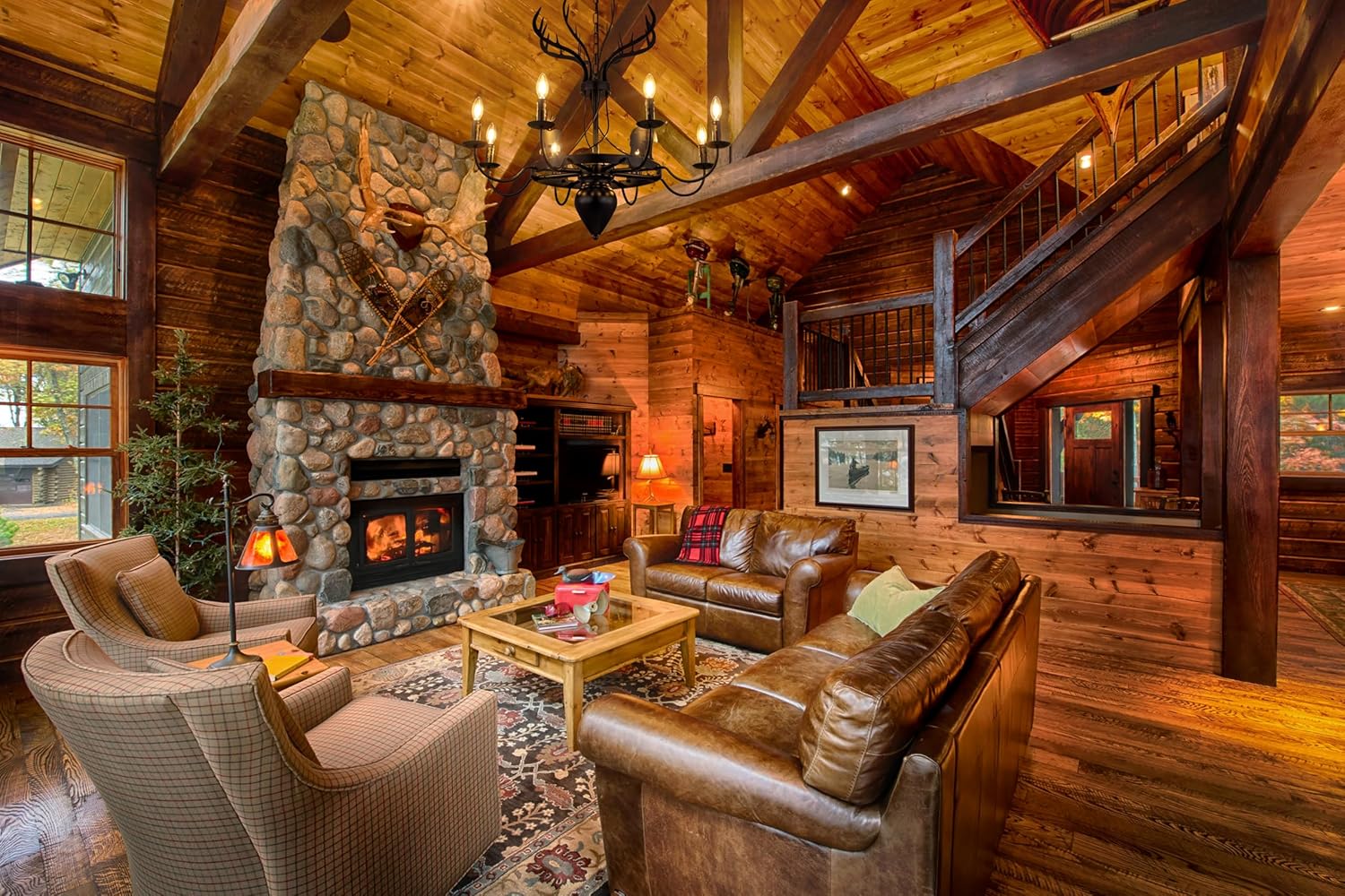 Wellmet Black Rustic Chandelier, Antler Design Farmhouse Chandelier, for Living Room, Foyer, Bedroom, Dining Room, Hallway, 34''W