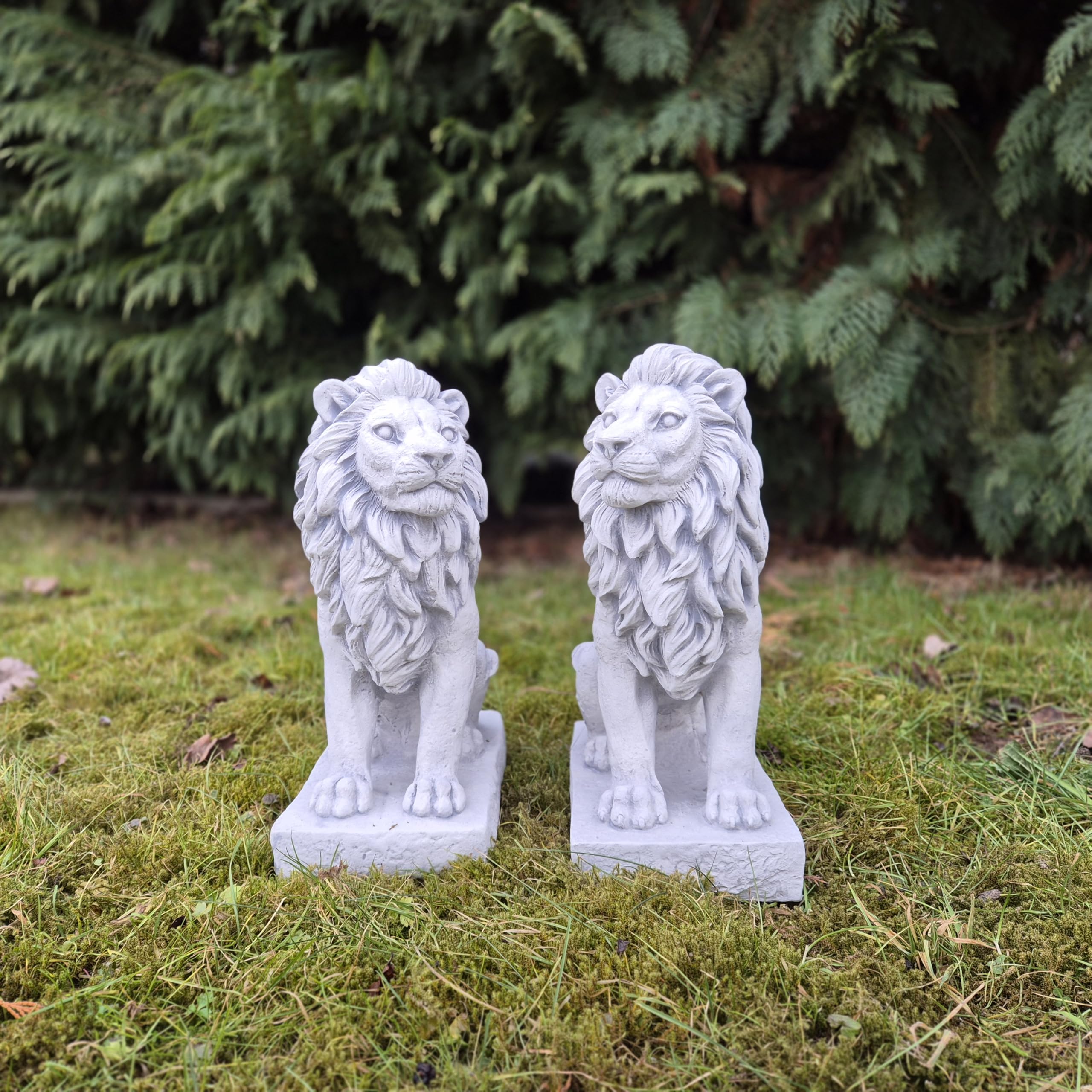 FABRIQ Figurka lwa, zestaw 2 szt., lewą i prawą stronę, kamienna figurka, waga 22 kg, wysokość 36 cm, szerokość 14 cm, długość 20 cm, odporna na mróz, z odlewu kamiennego, do użytku na zewnątrz, szara