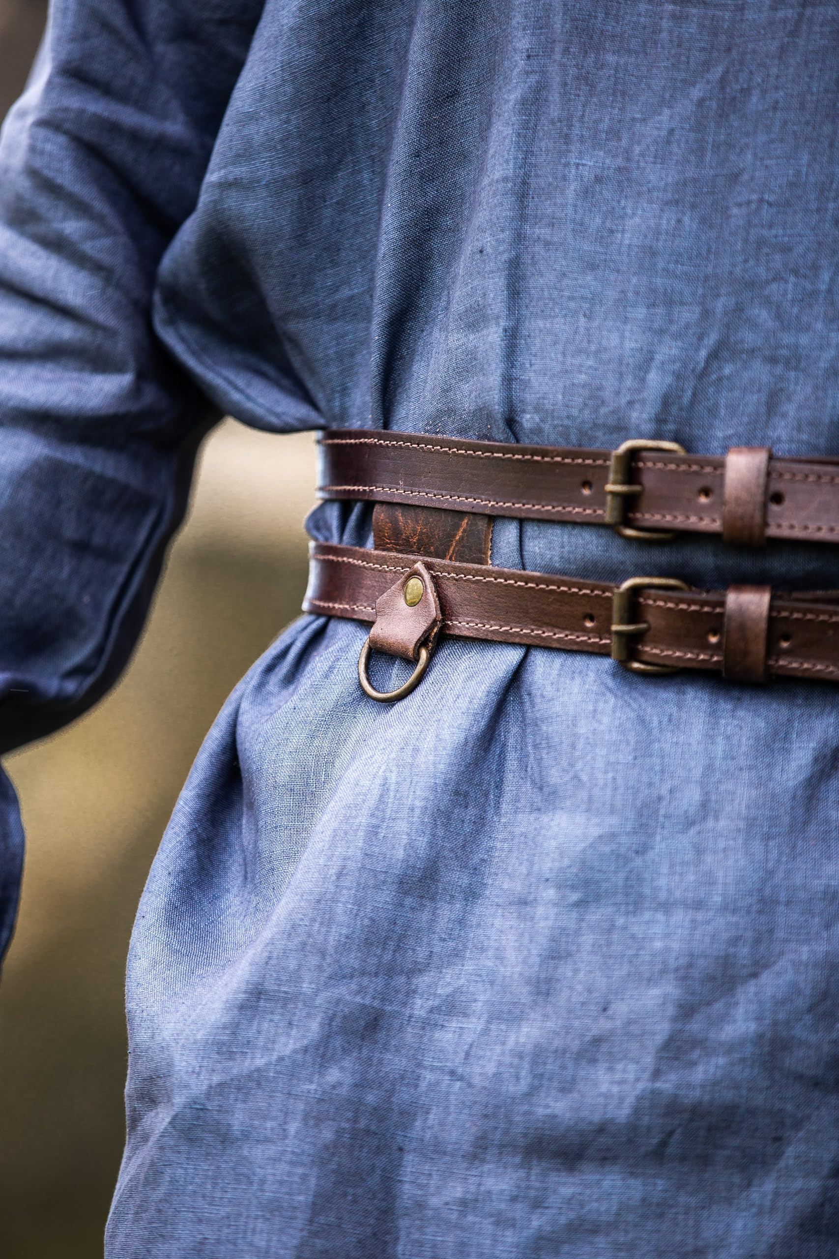 Leonardo Carbone® Unisex Wikinger Leder Doppelgürtel Ubbe - Ledergürtel Herren, Wikinger Kleidung Herren, Gürtel Damen, LARP-Kleidung, Karneval, Cosplay, Hobbit Kostüm - 100% Echtleder Dunkelbraun