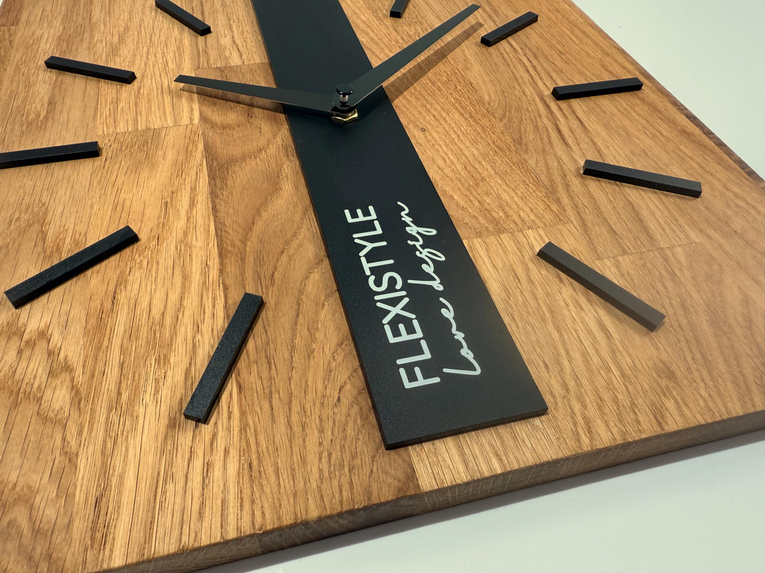 FLEXISTYLE Modern wanduhr ohne tickgeräusche modern wanduhren Holz Badezimmer Wohnzimmer Eiche (Schwarz Eckig, 30cm)