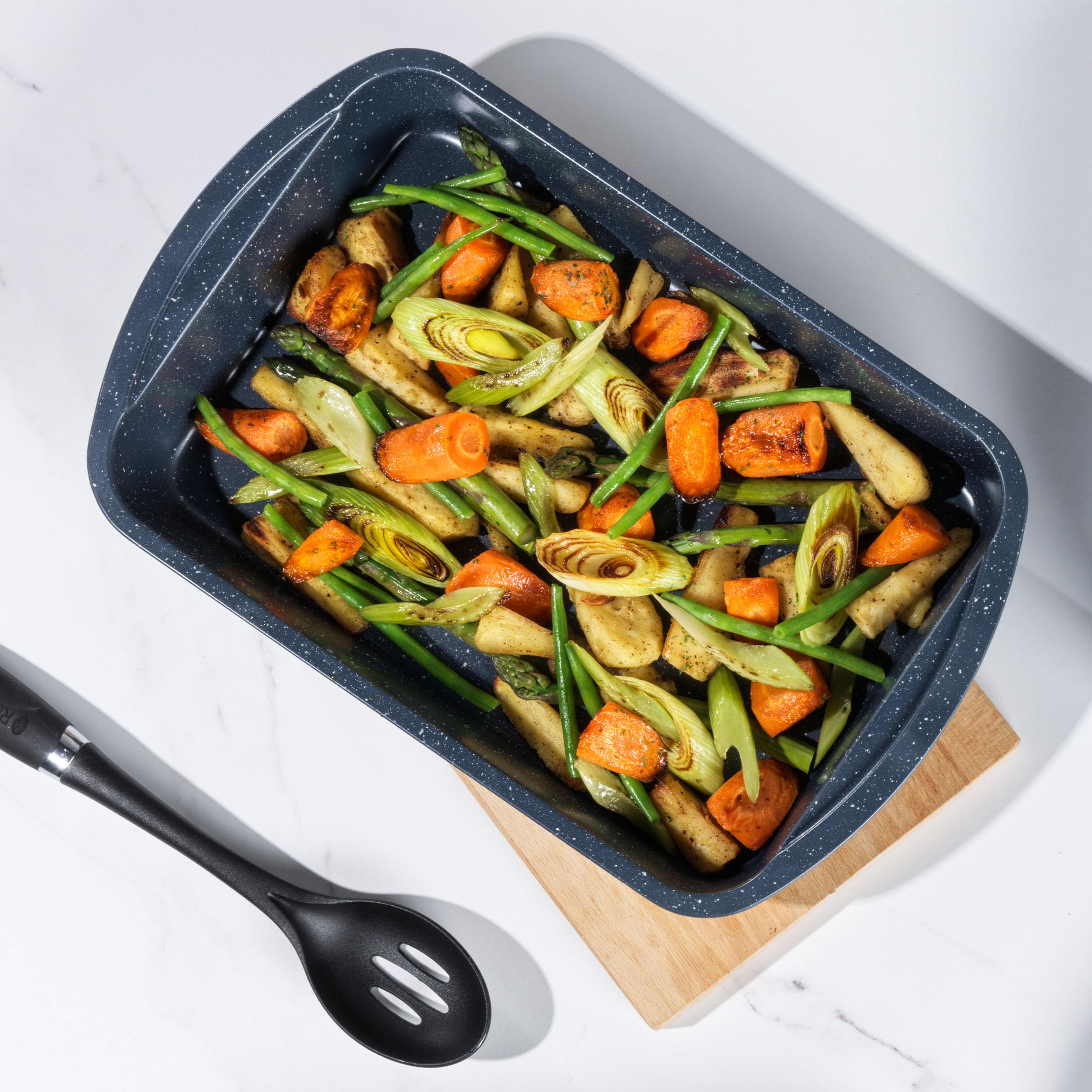 Russell Hobbs COMBO-5446 Roasting Pan Set of 2-38cm Non Stick Oven Roasting Tray with Handles, PFOA Free, Carbon Steel - Image 2