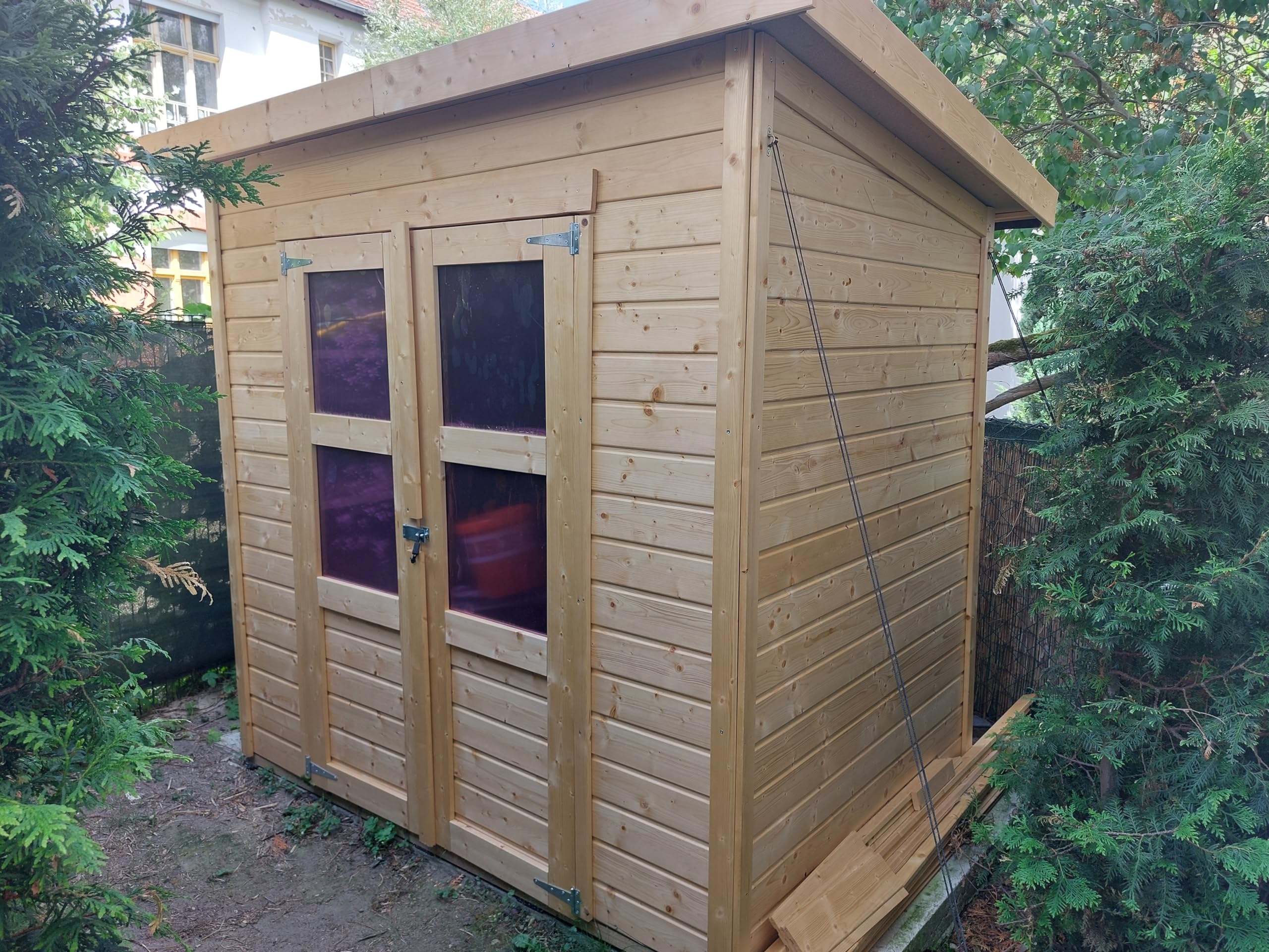 Karibu Gartenhaus | Gerätehaus mit 14 mm Wandstärke | Doppeltür mit Lichtausschnitten | Schuppen: 3,26 m² Grundfläche | Steck-/Schraubsystem | Naturbelassen | 240 x 175 x 220 cm