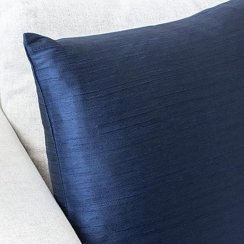 Miniatura 8 de The White Petals Fundas de almohada doradas, lujosas, elegantes y decorativas (seda sintética cruda, 18 x 18 pulgadas, paquete de 2)