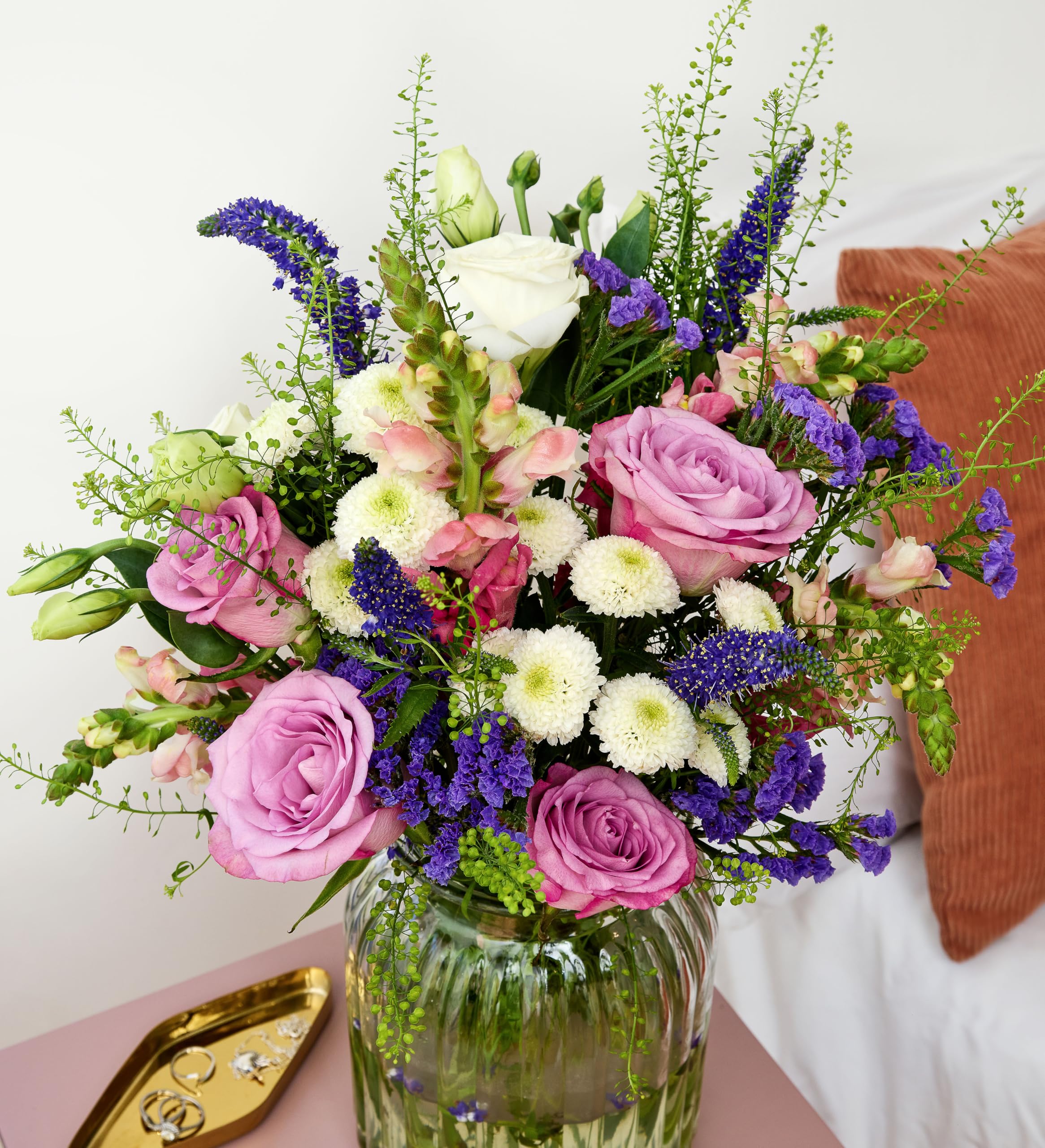 Sauvage et Merveilleux Composition florale fraîche livrée à la main Cadeau élégant avec expédition le lendemain Idéal pour anniversaire condoléances célébration