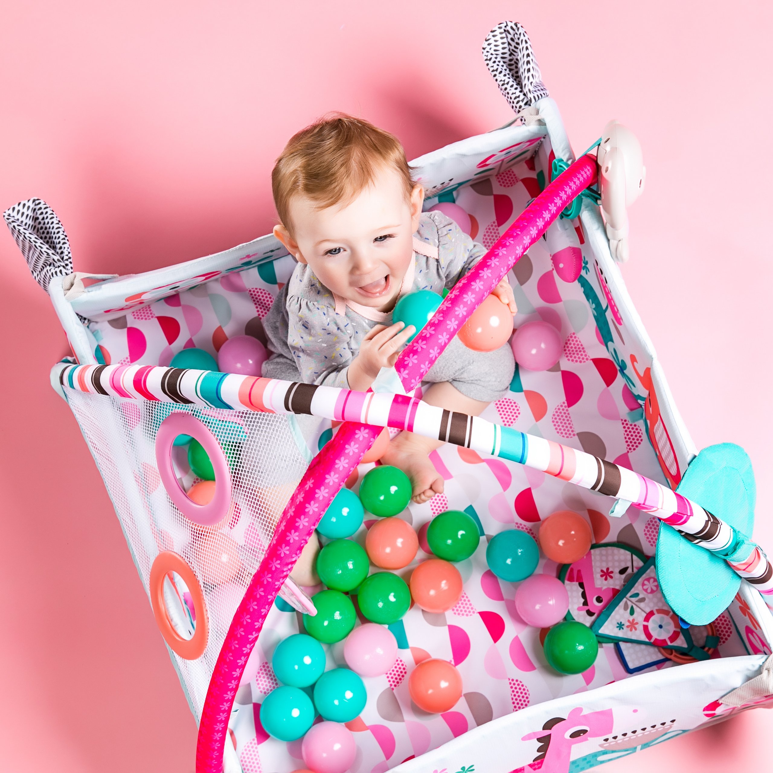 Bright Starts, 5 in 1 Spieldecke mit Spielbogen, Your Way Ball Play - mit anpassbaren Wänden, Melodien sowie 35 Bällen und weiteren Spielzeugen, pink