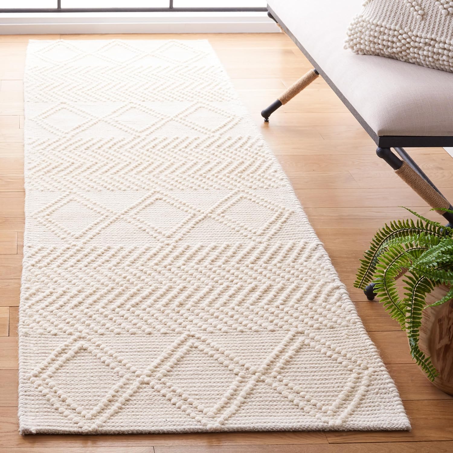 SAFAVIEH Natura Collection Area Rug - 6' Square, Ivory, Handmade Moroccan Boho Tribal Wool, Ideal for High Traffic Areas in Living Room, Bedroom (NAT335A)