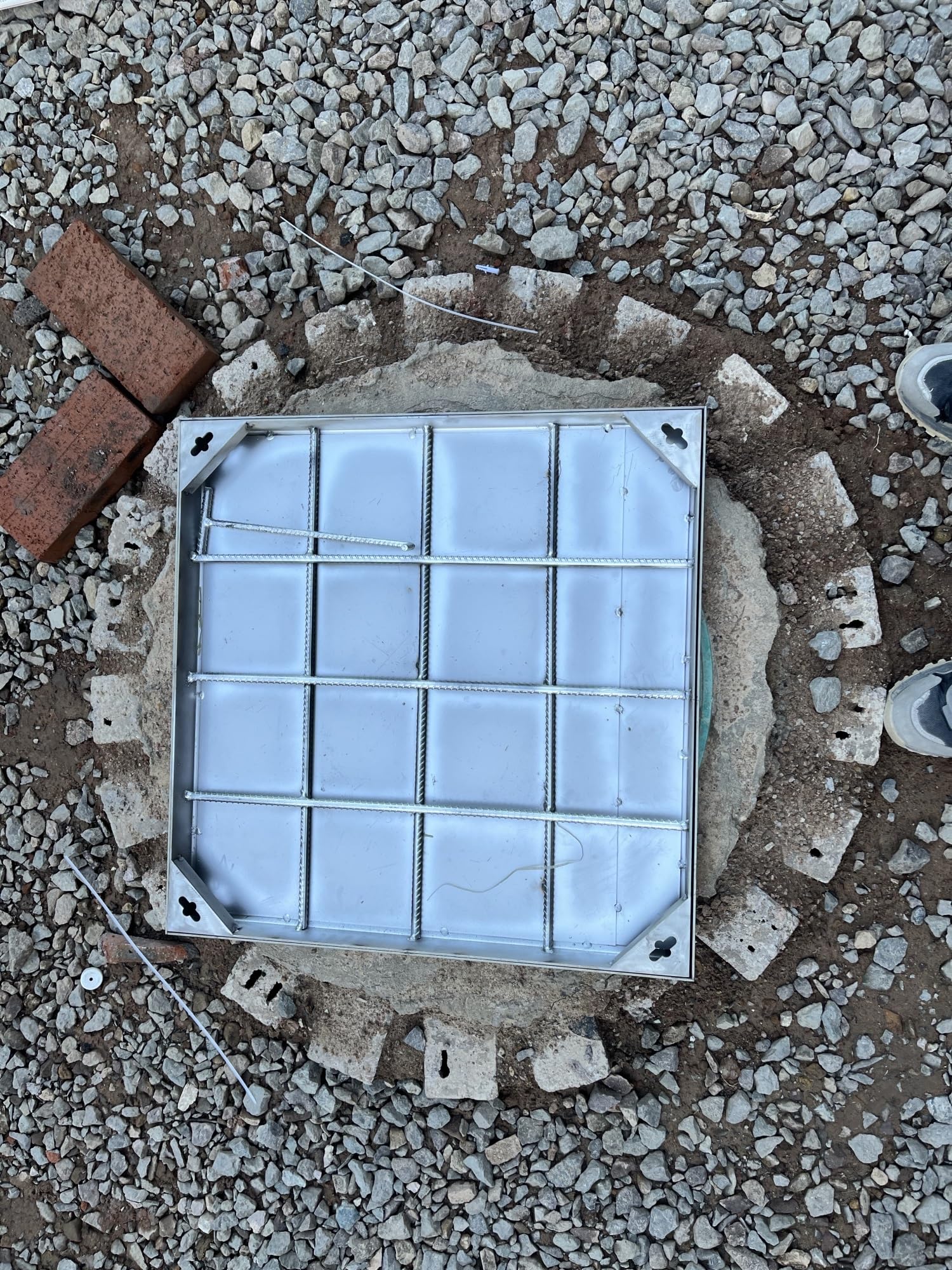 GJMSSMY Recessed Manhole Cover PVC material underground access panel aluminium material driveway cover utili