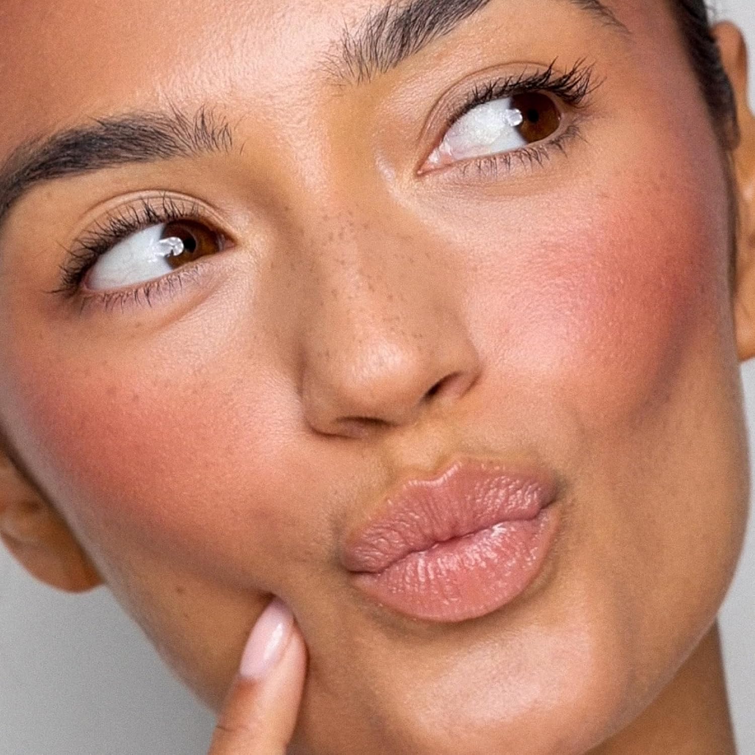 Queen Musia Skincare Supercharged Tinted Hydrabalm –– Hydrating Lip Balm for Women, Lip Gloss, Lip Mask, Sheer Tint, Moisturizing & Soothing, Vegan & Cruelty-free (DESERT FLOWER)