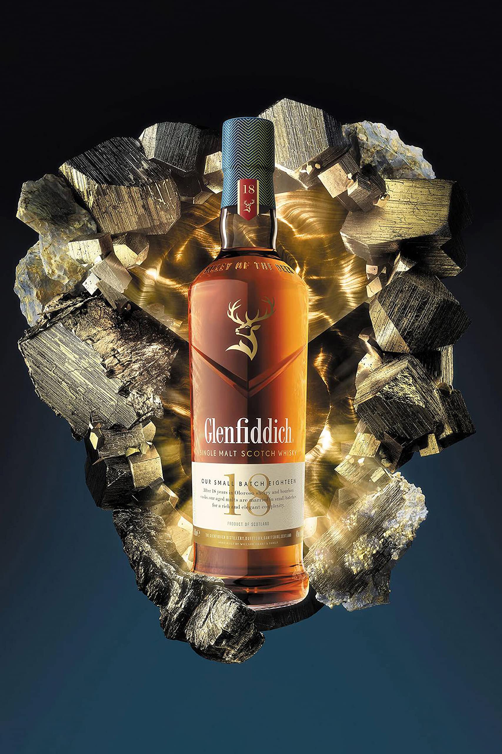 Glenfiddich 18 Jahre Single Malt Scotch Whisky Santtu Geschenkset mit Flachmann, 70cl