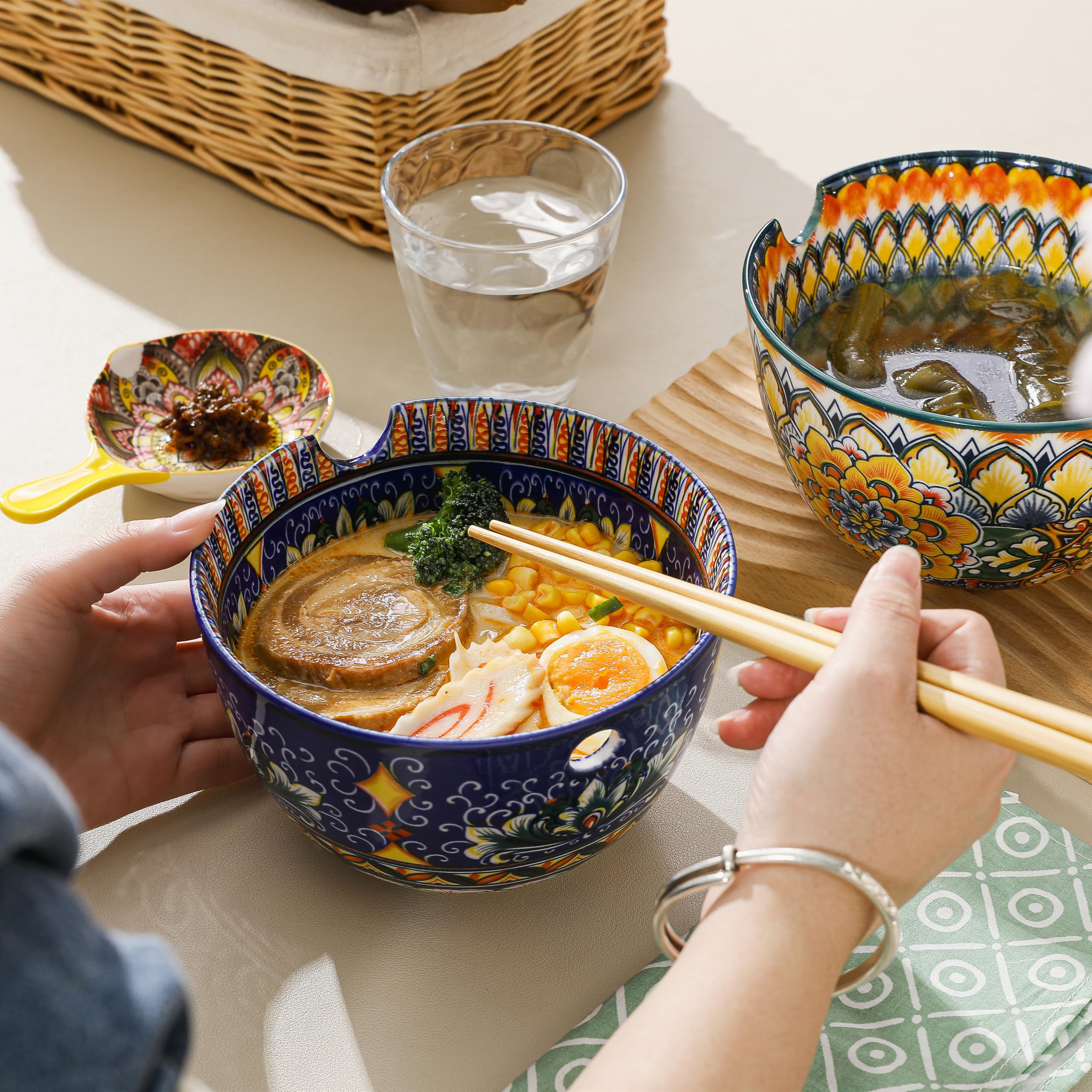 Ramen Schüssel, Set Ramen Suppenschalen inklusive Essstäbchen, 4er Bowl Keramik Set für Suppe, Ramen und Udon - 850ml